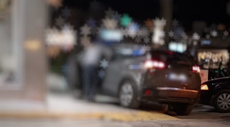 Αδιανόητο περιστατικό στην Εύβοια: Έκλεισε ράμπα για να πάρει καφέ