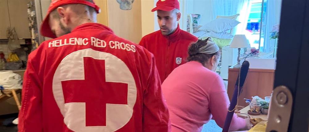 Ο Ελληνικός Ερυθρός Σταυρός ενισχύει τους πλημμυροπαθείς της Μάνδρας