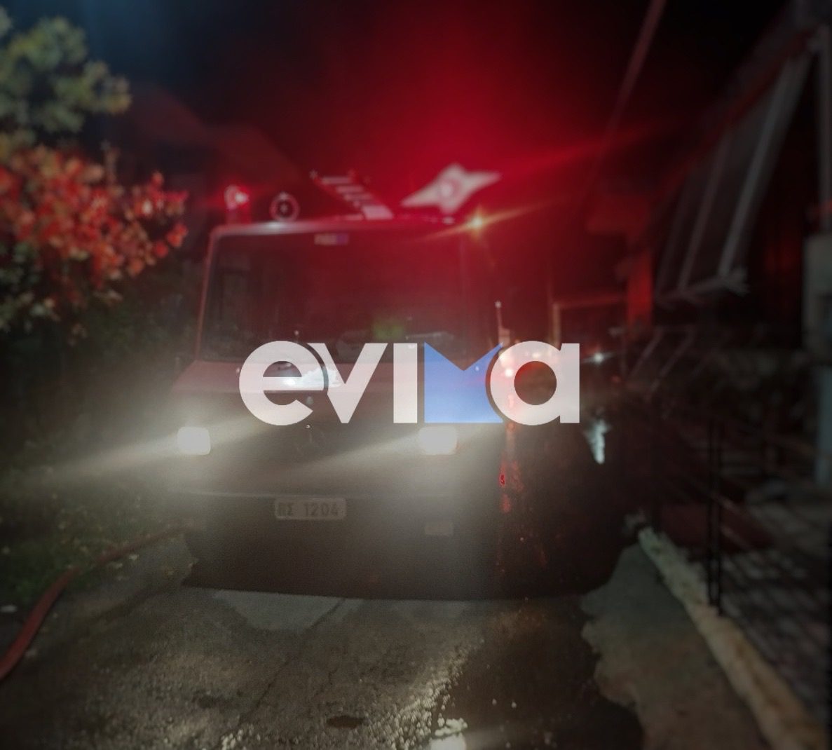 Φωτιά τώρα σε οικία στην Εύβοια