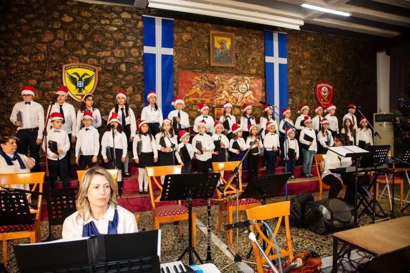 Χαλκίδα: Εντυπωσίασαν οι νέοι της χορωδίας της Μητρόπολης στη Χριστουγεννιάτικη συναυλία