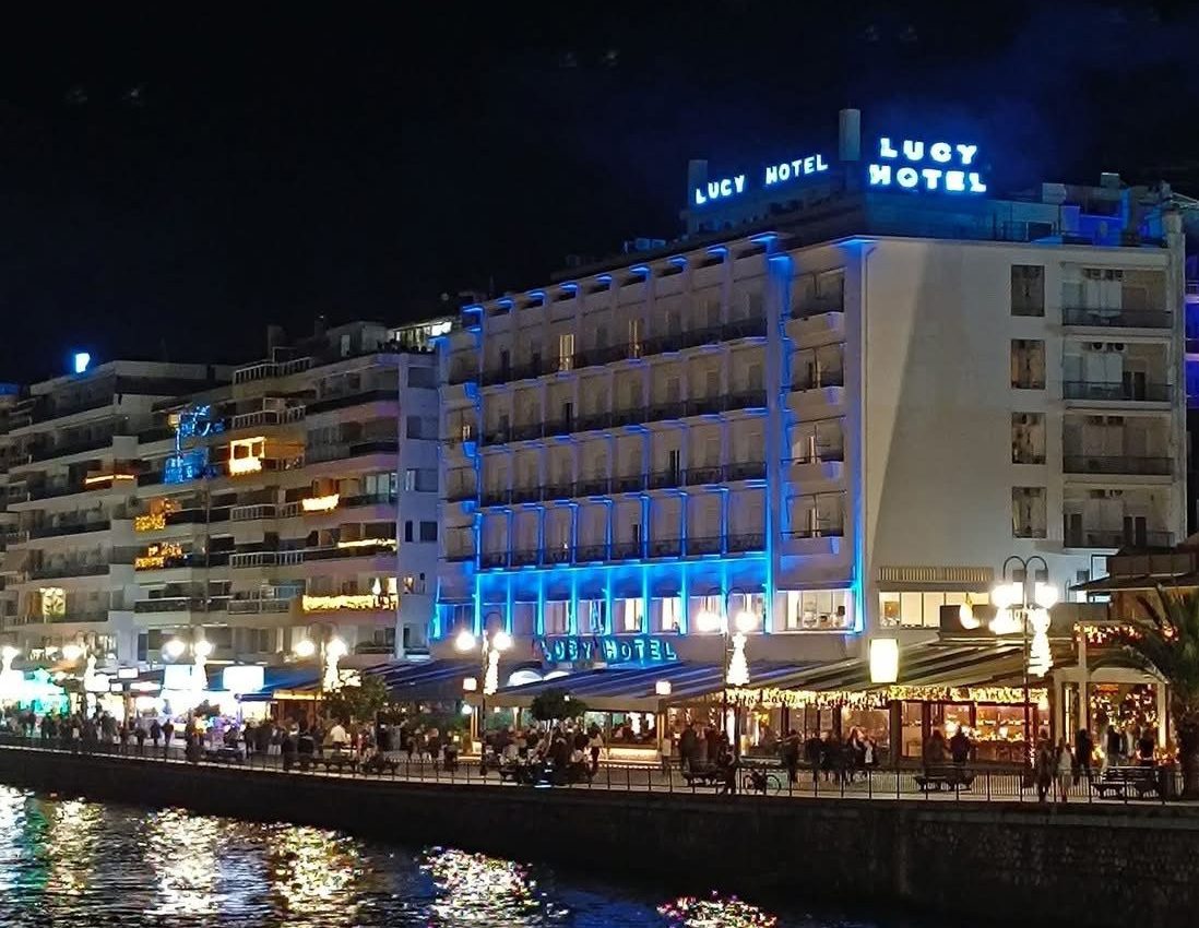 Ζήστε τα απόλυτα Χριστούγεννα με Στυλ, Γεύση και Μουσική στο Lucy Hotel Χαλκίδας