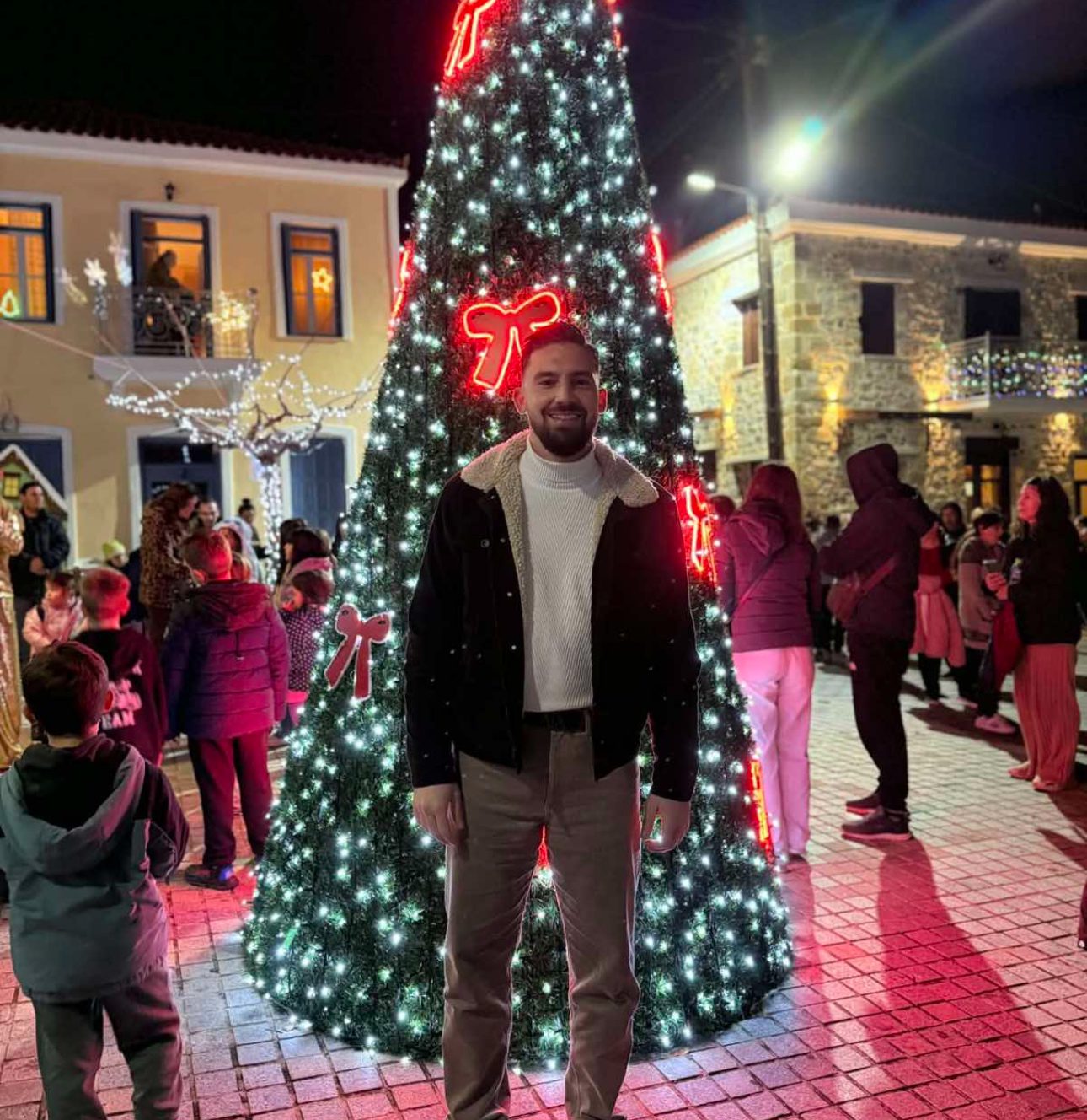 Ευχές από το Νομικό Σύμβουλο του υπουργού Προστασίας του Πολίτη, Απόστολο Σπανό