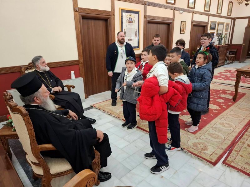 Γέμισε με παιδιά και νέους η Μητρόπολη Χαλκίδος, Παραμονή των Χριστουγέννων