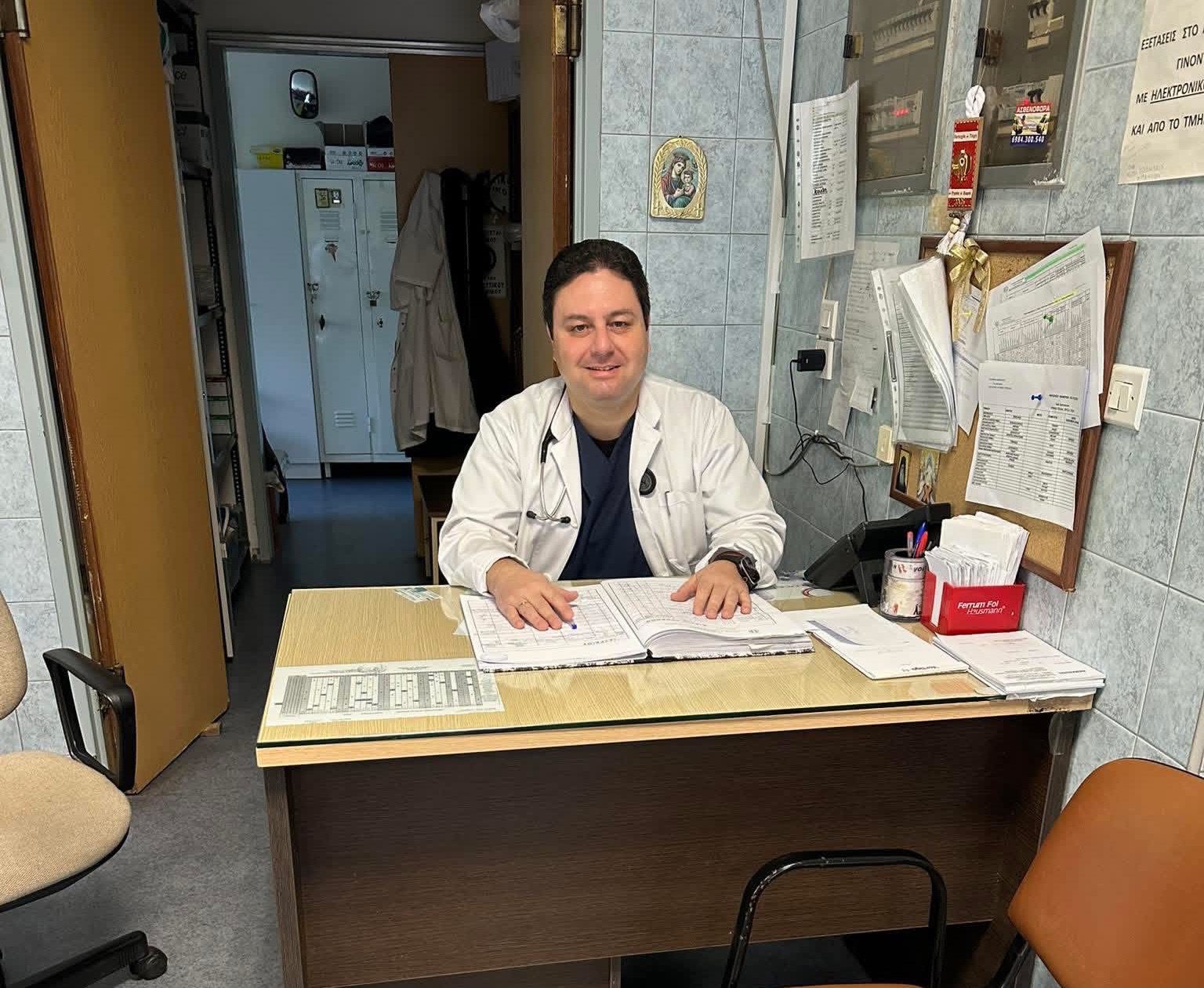 Εύβοια – Χριστούγεννα στη βάρδια: Ο γιατρός που έβαλε τον άνθρωπο πάνω από τη γιορτή!