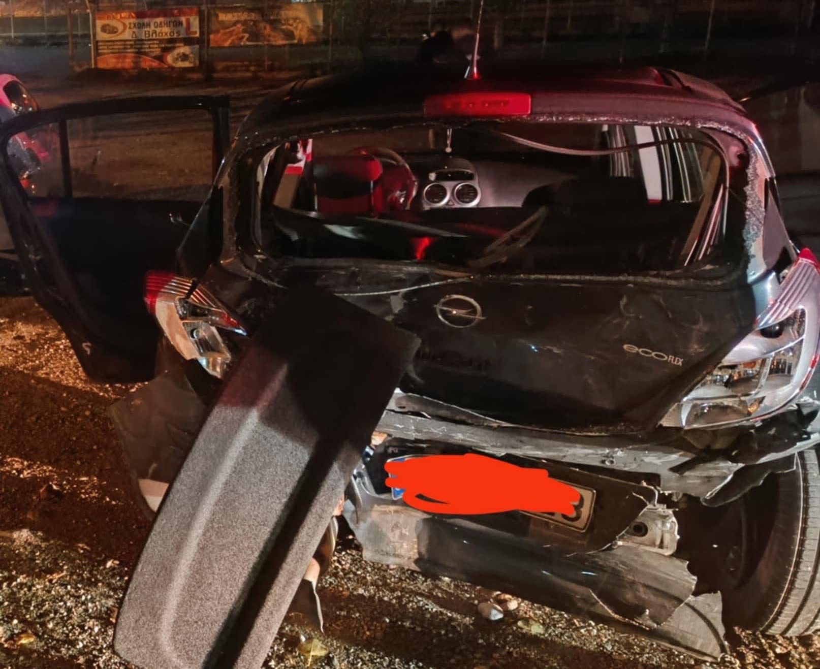 Τροχαίο στην Εύβοια: Σφοδρή σύγκρουση ΙΧ με φορτηγάκι