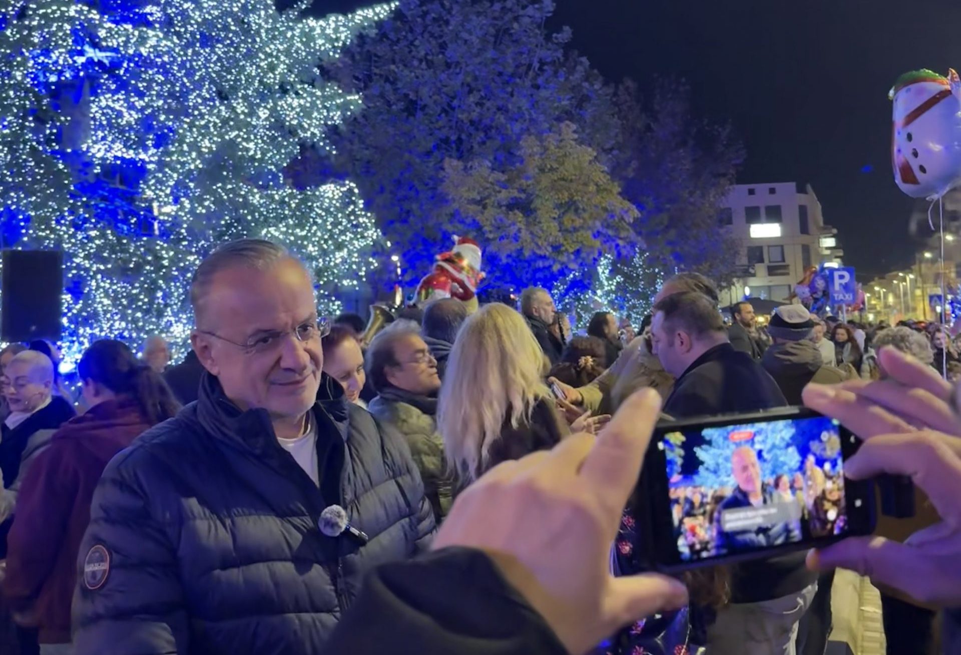 Στην Ιστιαία ο Θανάσης Ζεμπίλης για τη φωταγώγηση του δέντρου των Χριστουγέννων