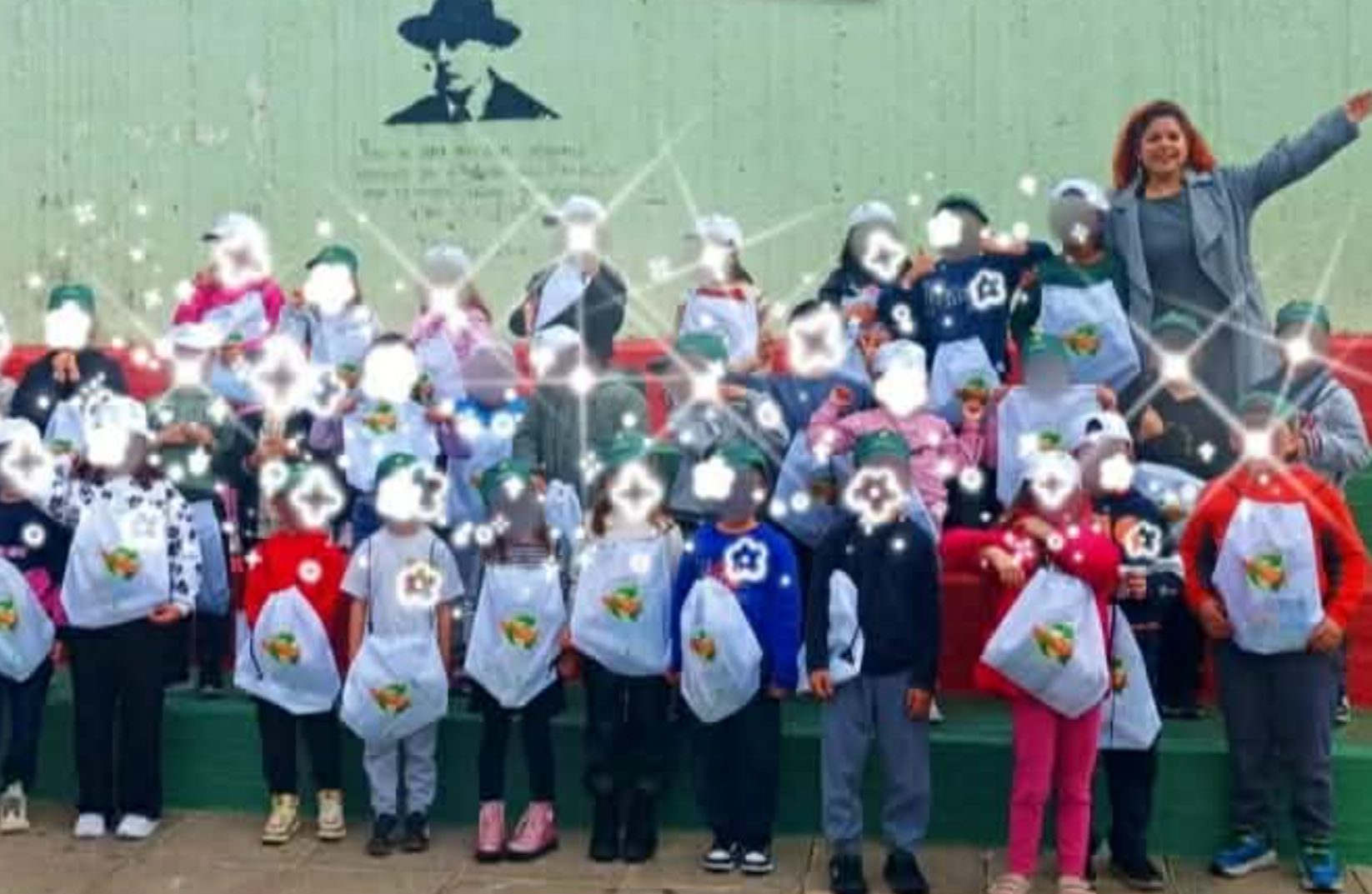 Μαθητές άφησαν τα βιβλία και μάζεψαν σκουπίδια στην Εύβοια – Εικόνες