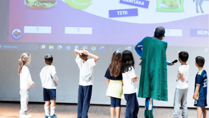 Eνα εκατομμύριο παιδιά φόρεσαν τον …μανδύα του ήρωα και σώζουν ζωές