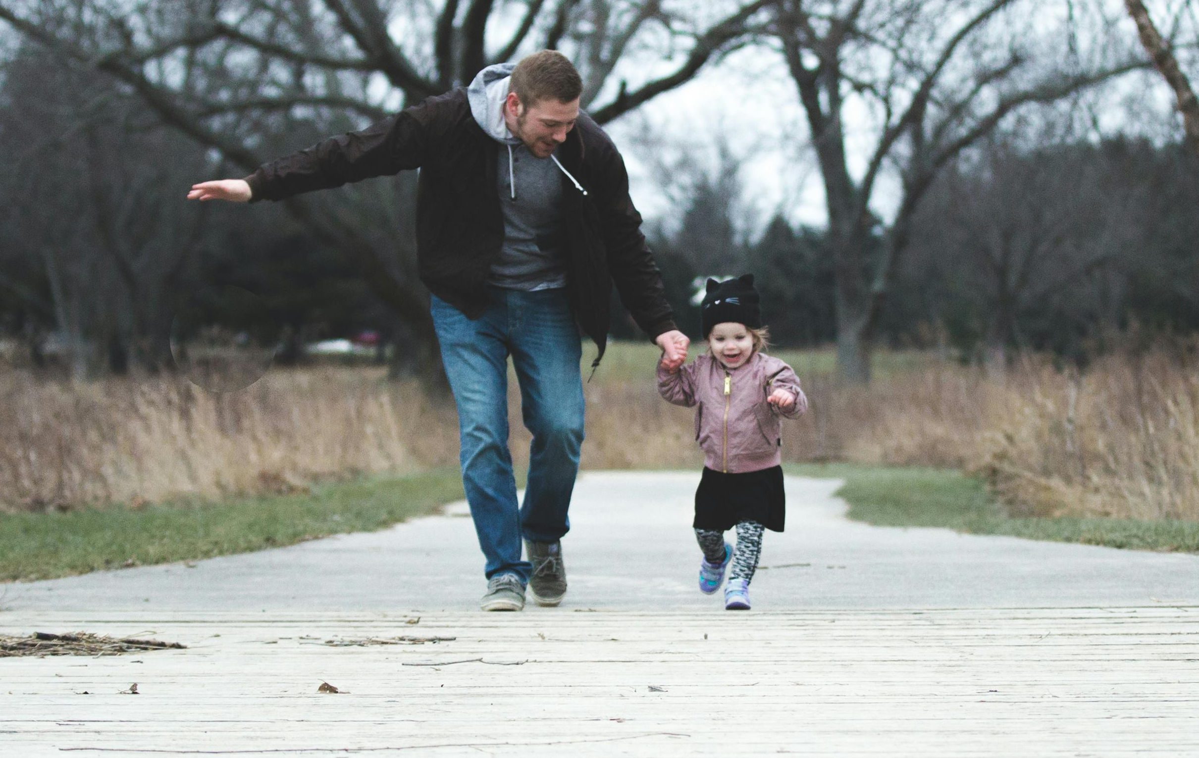 Μελέτη ψυχολόγων: Είστε οι πιο ευτυχισμένοι ενήλικες αν έχετε αυτές τις δύο παιδικές αναμνήσεις