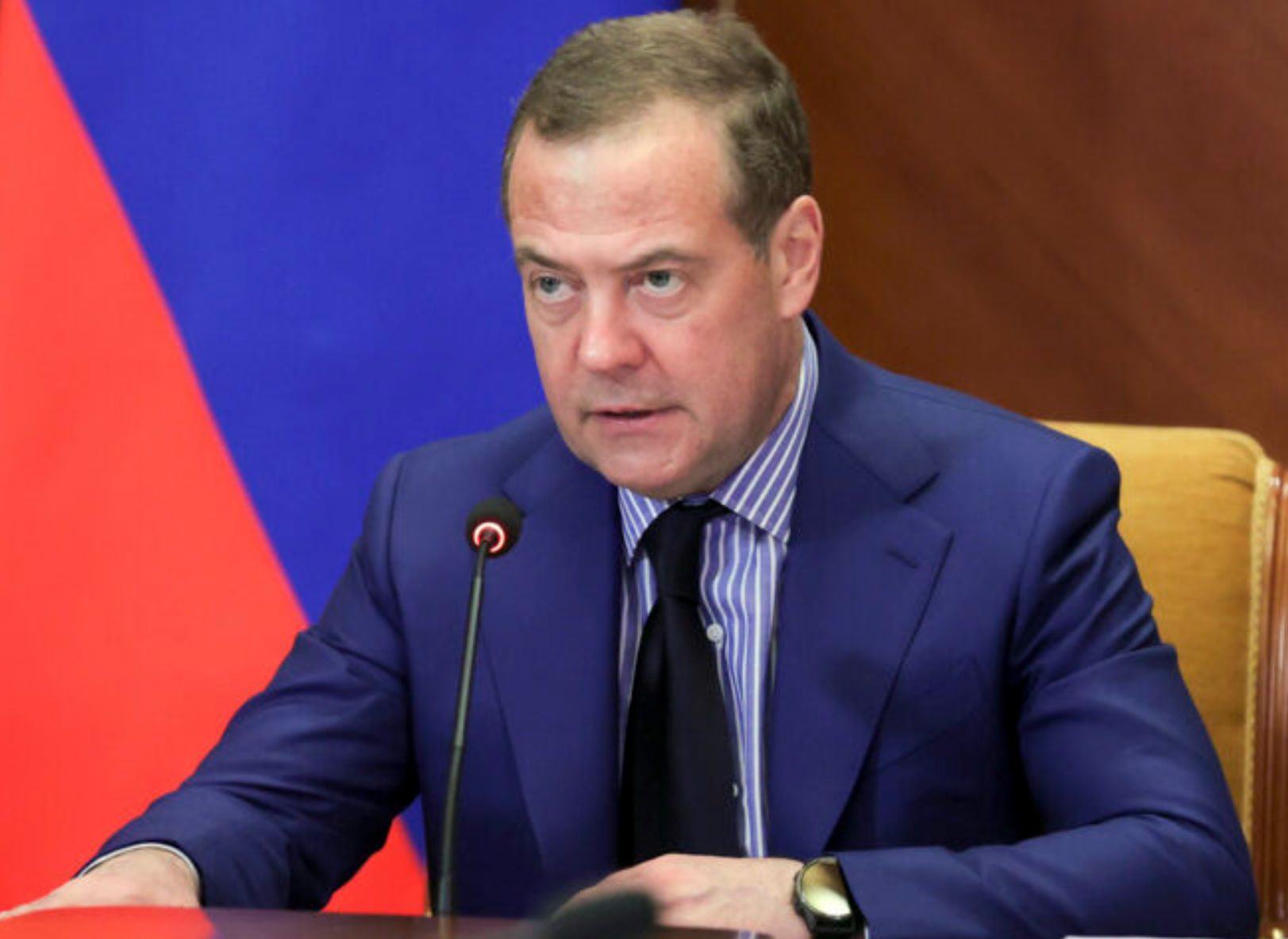 Ο Μεντβέντεφ απειλεί τον Ζελένσκι: Ο «Χάρος» φτάνει σύντομα, να εκτεθεί το σώμα του στην επιστήμη