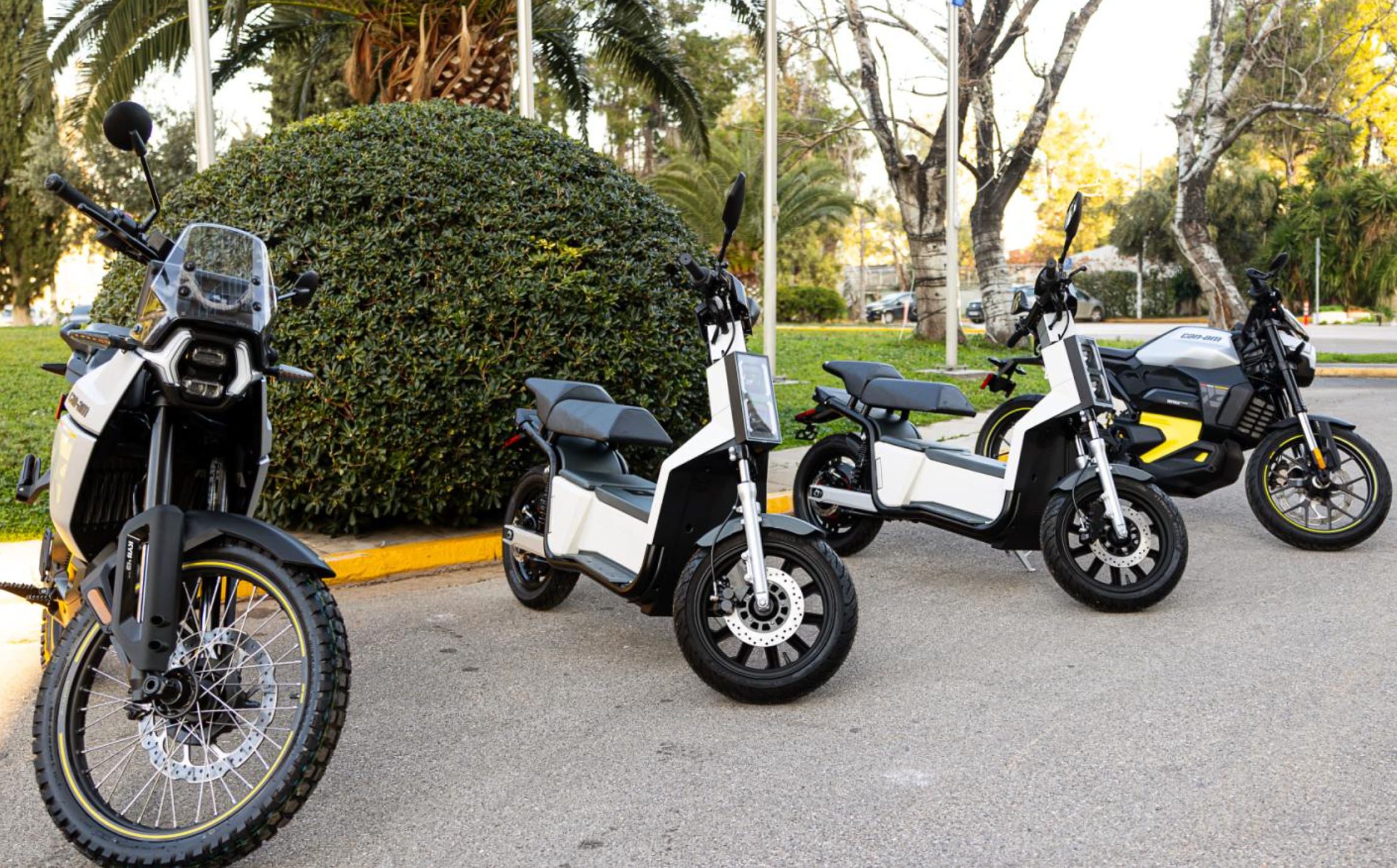 «Γνωρίστε» το NOOS: Το ελληνικό scooter της ΕΛ.ΑΣ που βγαίνει στους δρόμους για περιπολία