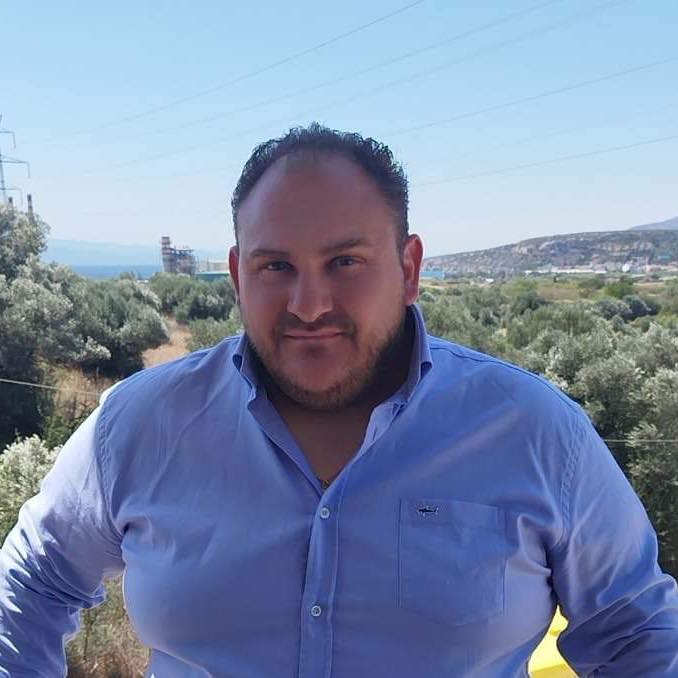 Ευχές από τον αντιδήμαρχο Αυλώνος του Δήμου Κύμης Αλιβερίου, Γιώργο Παπουτσή