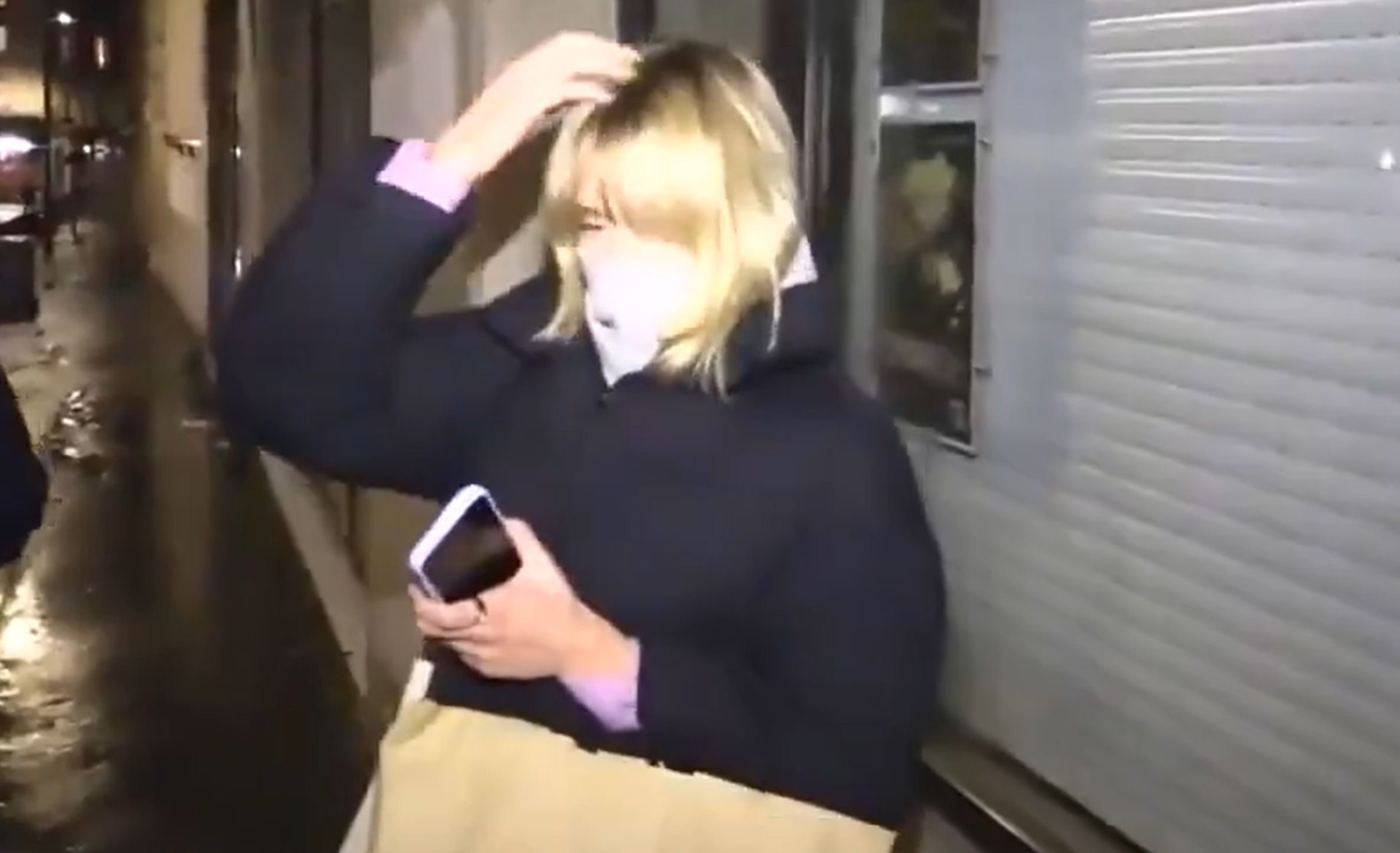 «Ο πατέρας σου σκότωσε τον αδελφό μου»: Ουκρανός δημοσιογράφος πετυχαίνει την «κρυφή κόρη» του Πούτιν στο Παρίσι