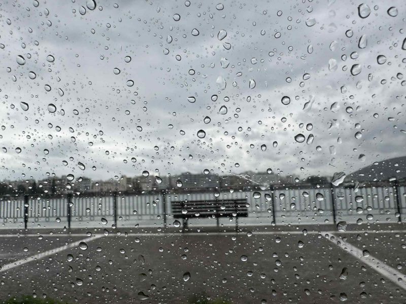 Ξεκίνησε η κακοκαιρία στην Εύβοια: Μεγάλη προσοχή τις επόμενες ώρες