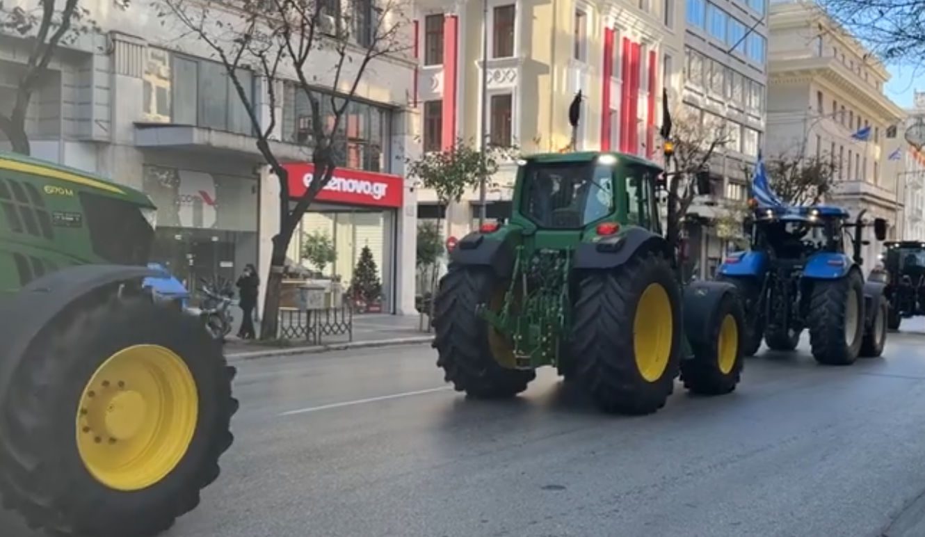 Θεσσαλονίκη: Αποχώρησαν οι αγρότες από το λιμάνι και επέστρεψαν στα μπλόκα