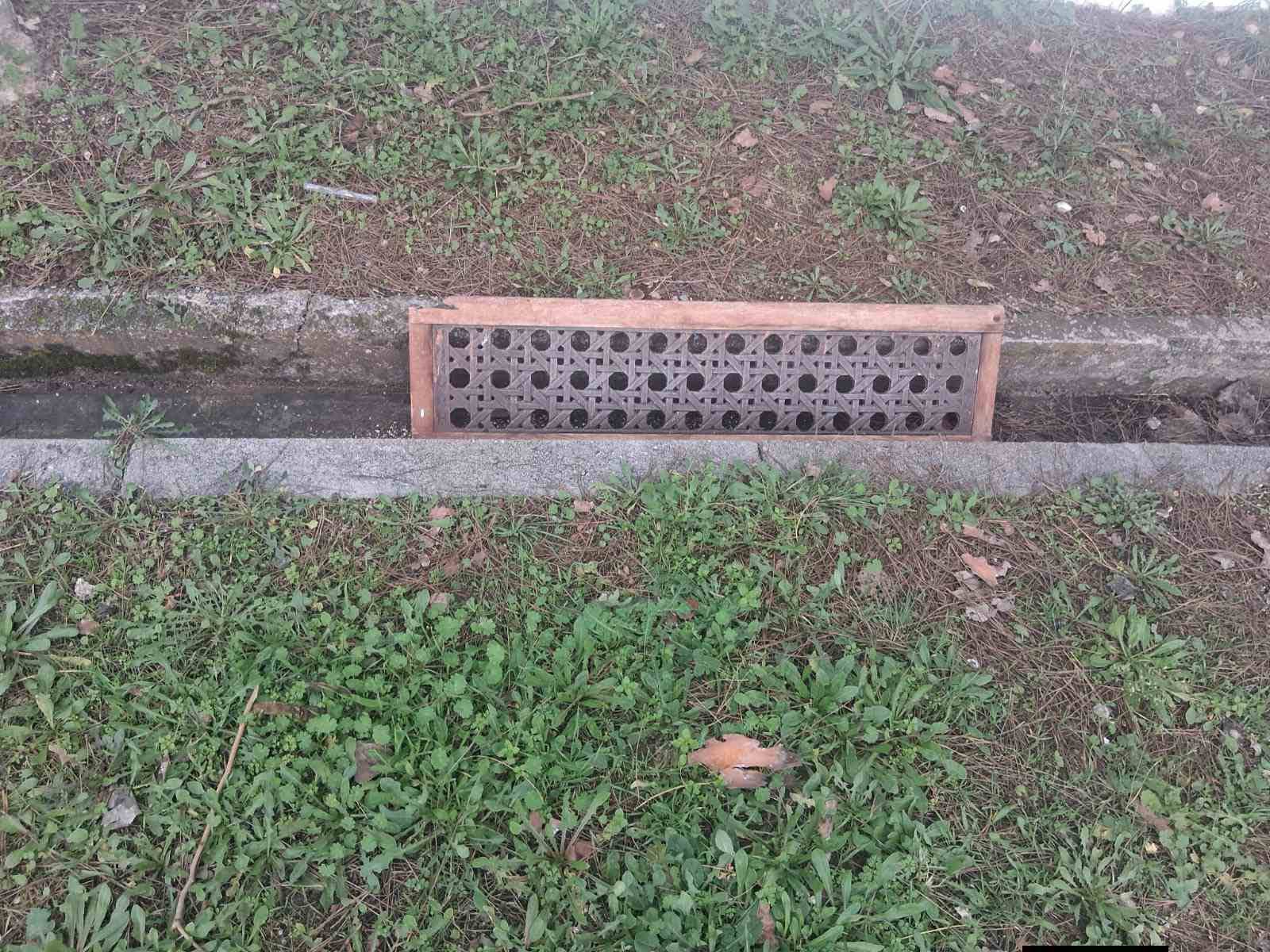 Τραγικές εικόνες από σχολείο της Εύβοιας: Μαθητές μπήκαν και τα έσπασαν όλα