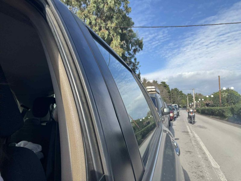 Το χάος και σήμερα στην γέφυρα της Χαλκίδας – Εικόνες