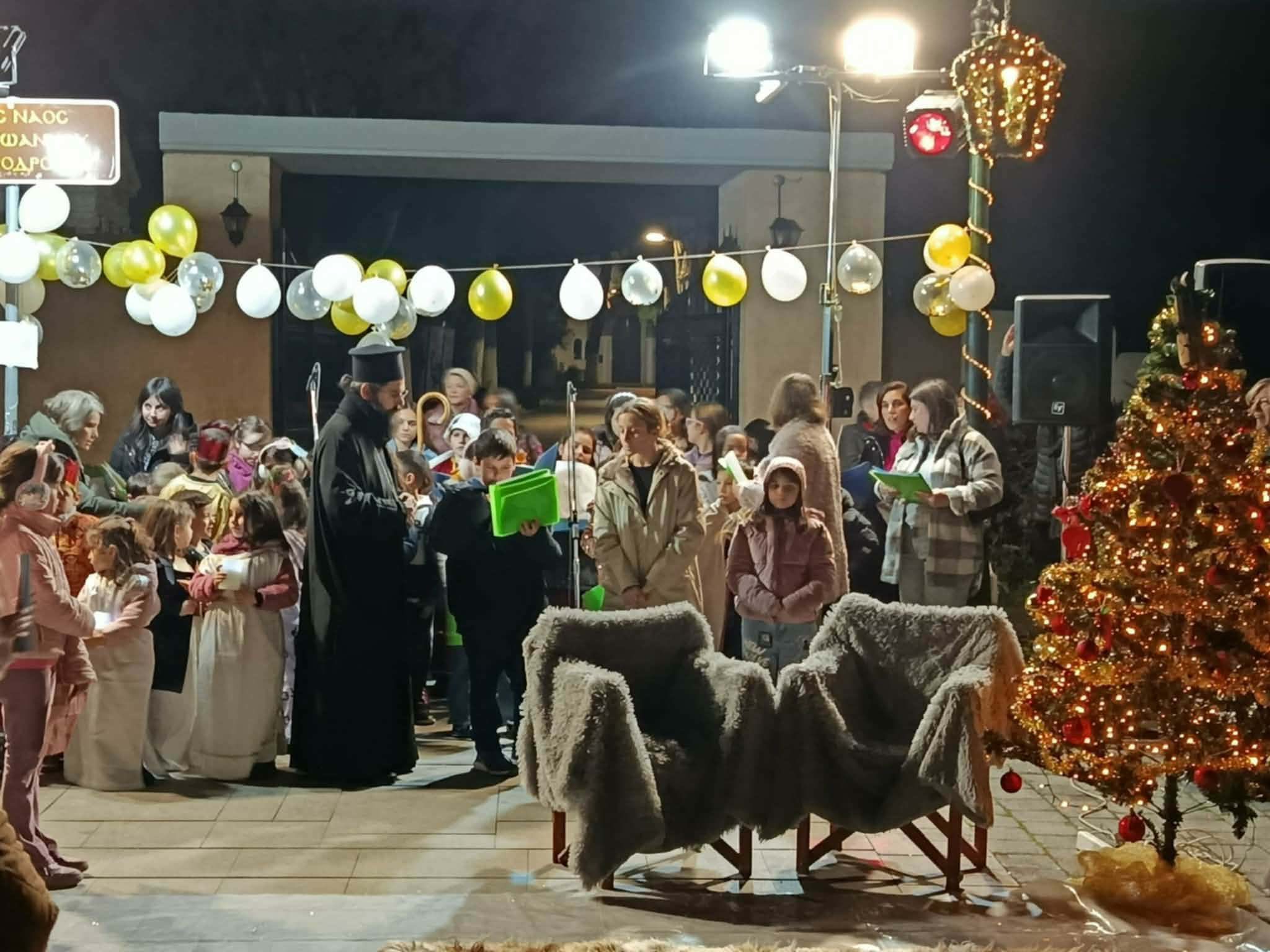 Εύβοια: Το πνεύμα των Χριστουγέννων πλημμύρισε τον Άγιο Ιωάννη – Μαγικές εικόνες