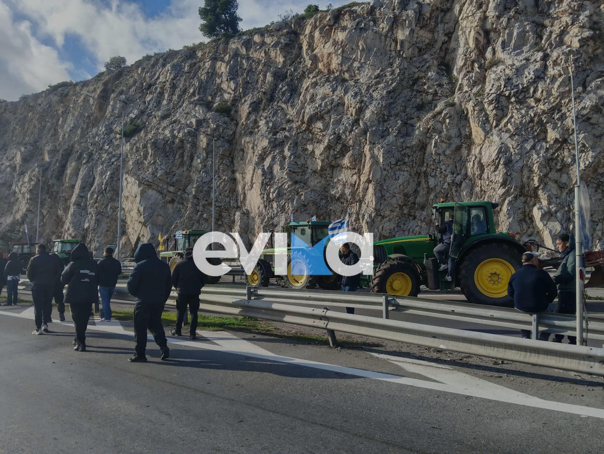 Χαλκίδα: Κυκλοφοριακές ρυθμίσεις λόγω του κλεισίματος της υψηλής γέφυρας από τους αγρότες