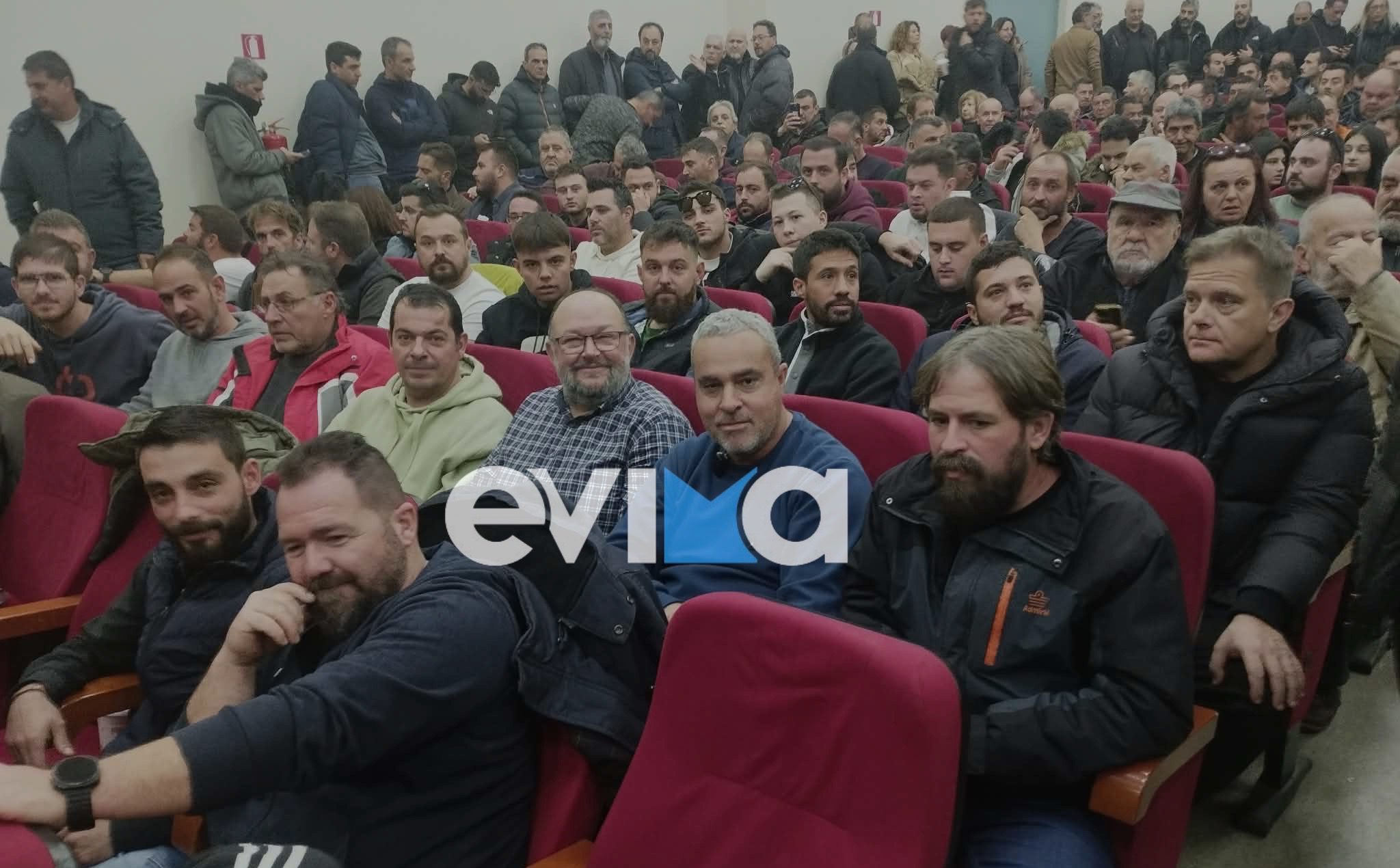 Στη Νίκαια τώρα οι αγρότες της Εύβοιας – Τι λένε στο evima Ρουμπής και Τσιβίκας