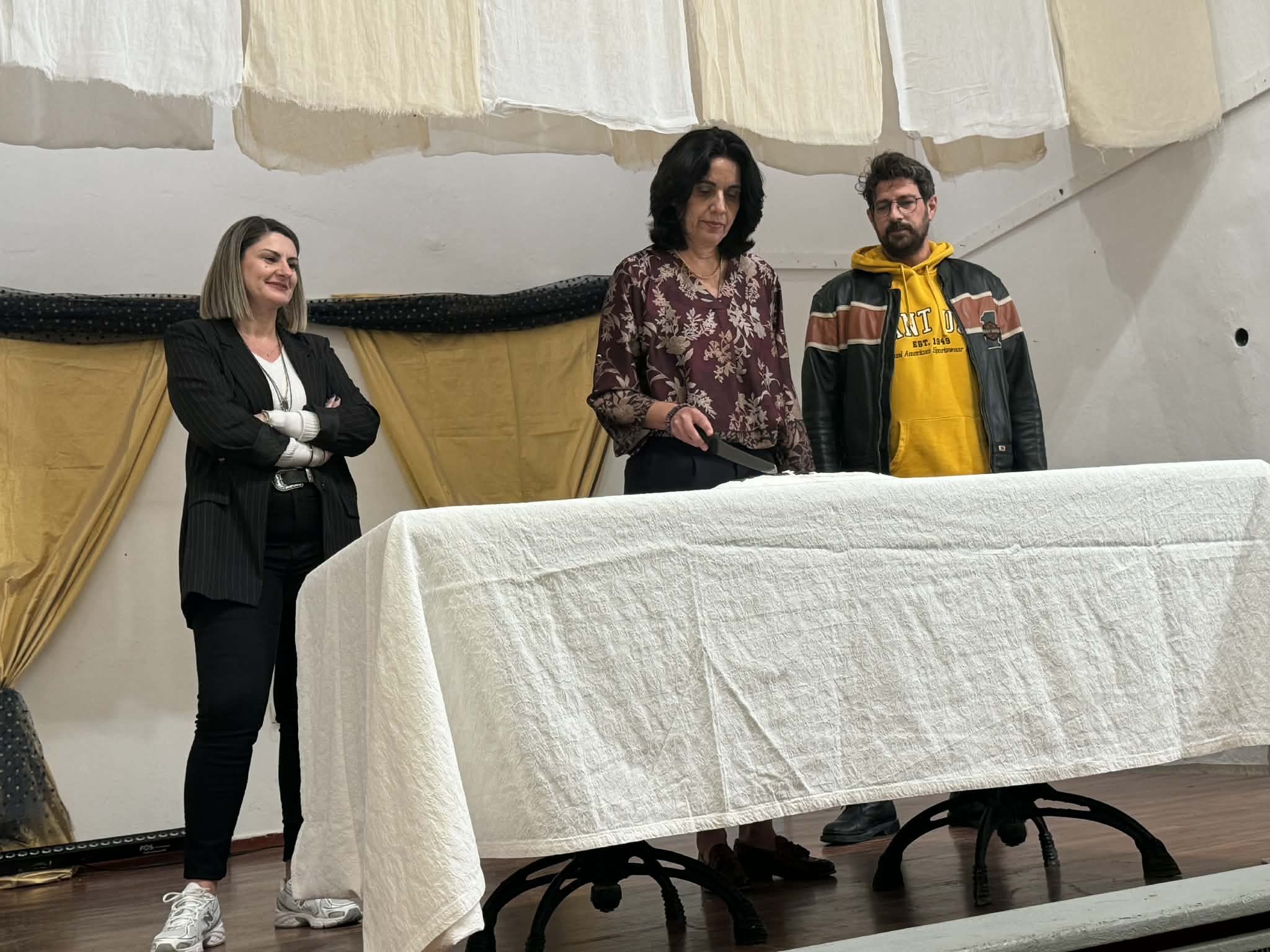 Εύβοια: Δήμος έκοψε την πίτα για τους υπαλλήλους – Τι δώρο κέρδισαν οι τυχεροί