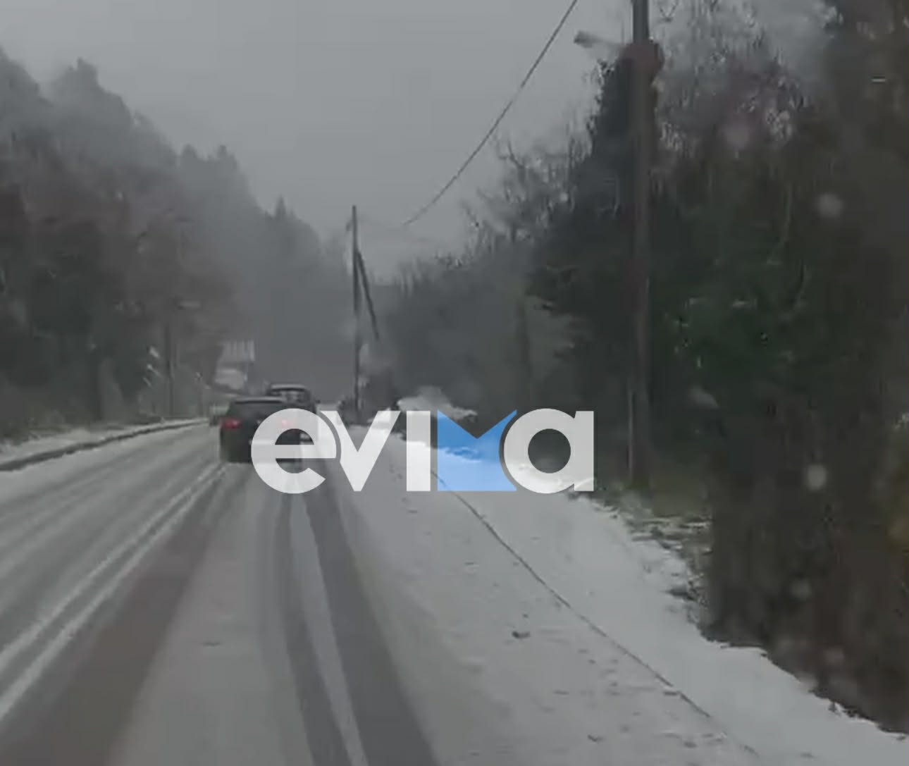 Χιόνια στην Εύβοια: Το έστρωσε και στη Στενή – Βίντεο