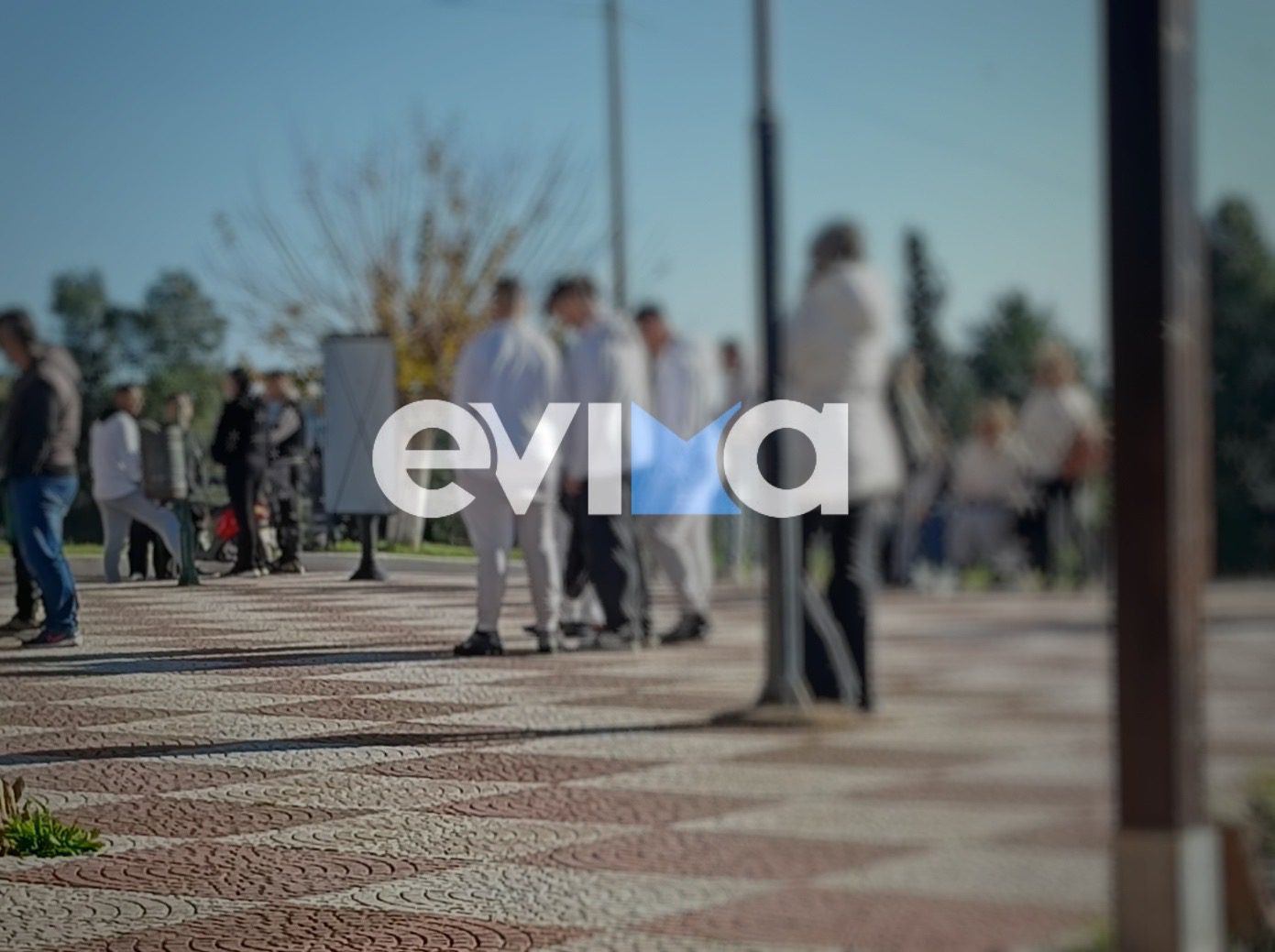 Τραγωδία στην Εύβοια: Αυτή την ώρα το τελευταίο αντίο στο μαθητή που έπεσε από τη γέφυρα