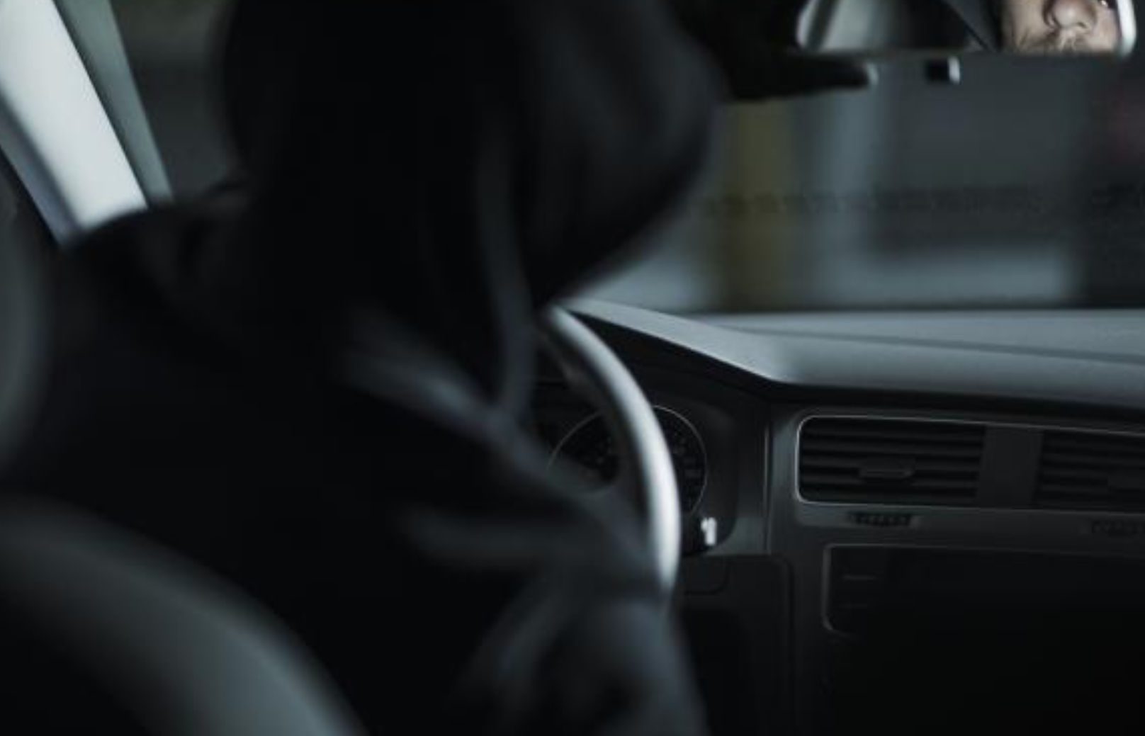 Σπείρα έκλεβε αυτοκίνητα και τα πουλούσε σαν καινούργια