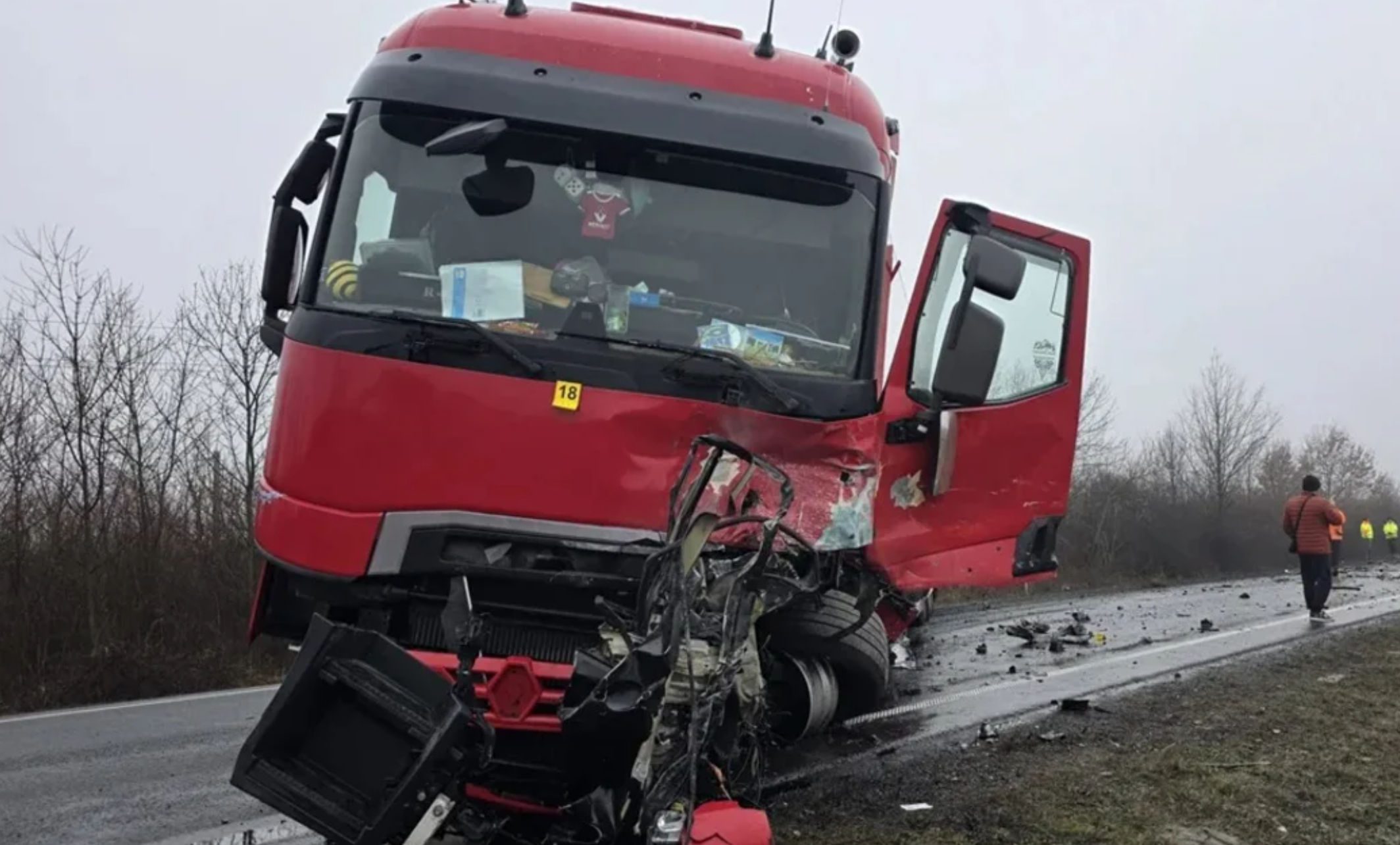 «34 χρόνια στο τιμόνι, δεν έχω ξαναδεί κάτι τέτοιο»: Συγκλονίζει ο οδηγός της νταλίκας στο τροχαίο με τους οπαδούς του ΠΑΟΚ
