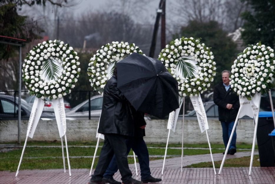 Θρήνος στις κηδείες των τριών θυμάτων της τραγωδίας στην Βιολάντα