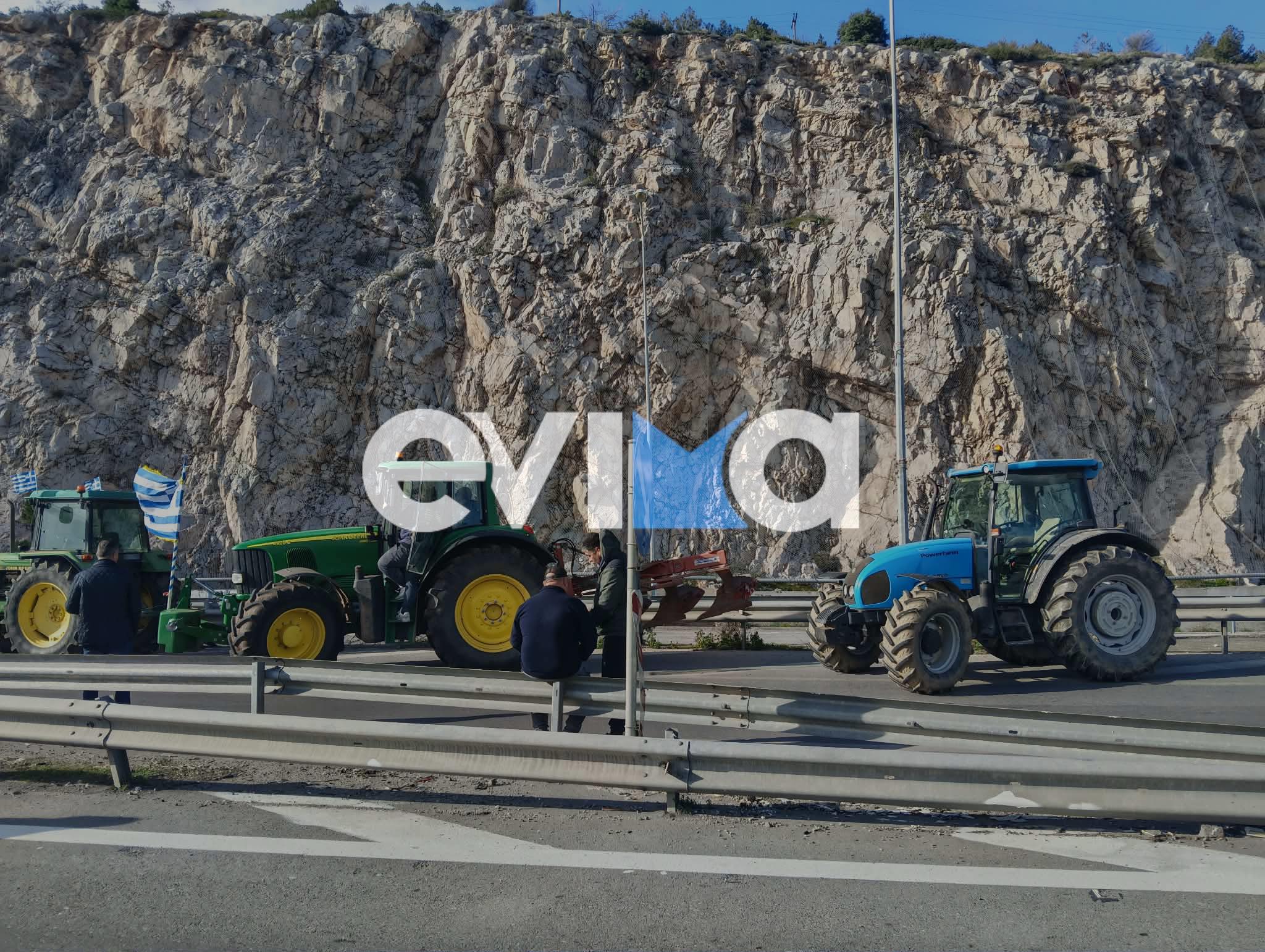 Χαλκίδα: Έκλεισαν την υψηλή γέφυρα για 48 ώρες οι αγρότες – Αναντροπή μετους παράδρομους