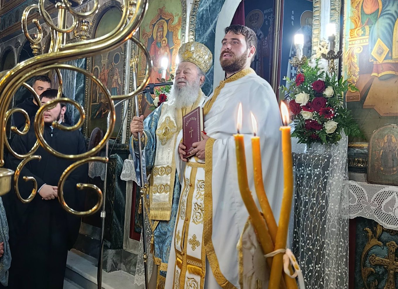 Ρίγη συγκίνησης στην Εύβοια: Νεαρός χειροτονήθηκε ιερέας