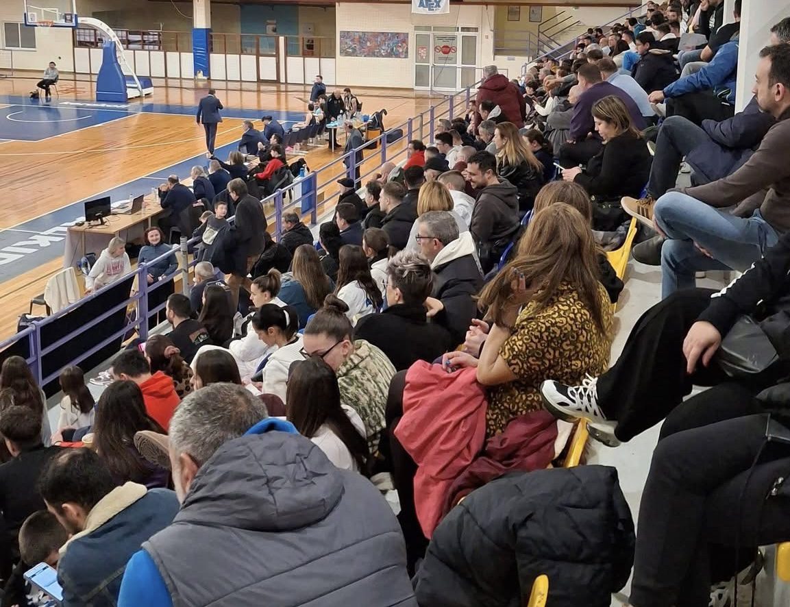 Χαλκίδα: Σπουδαία νίκη για την Αγεχ με τον κόσμο να γεμίζει το κλειστό της Κανήθου