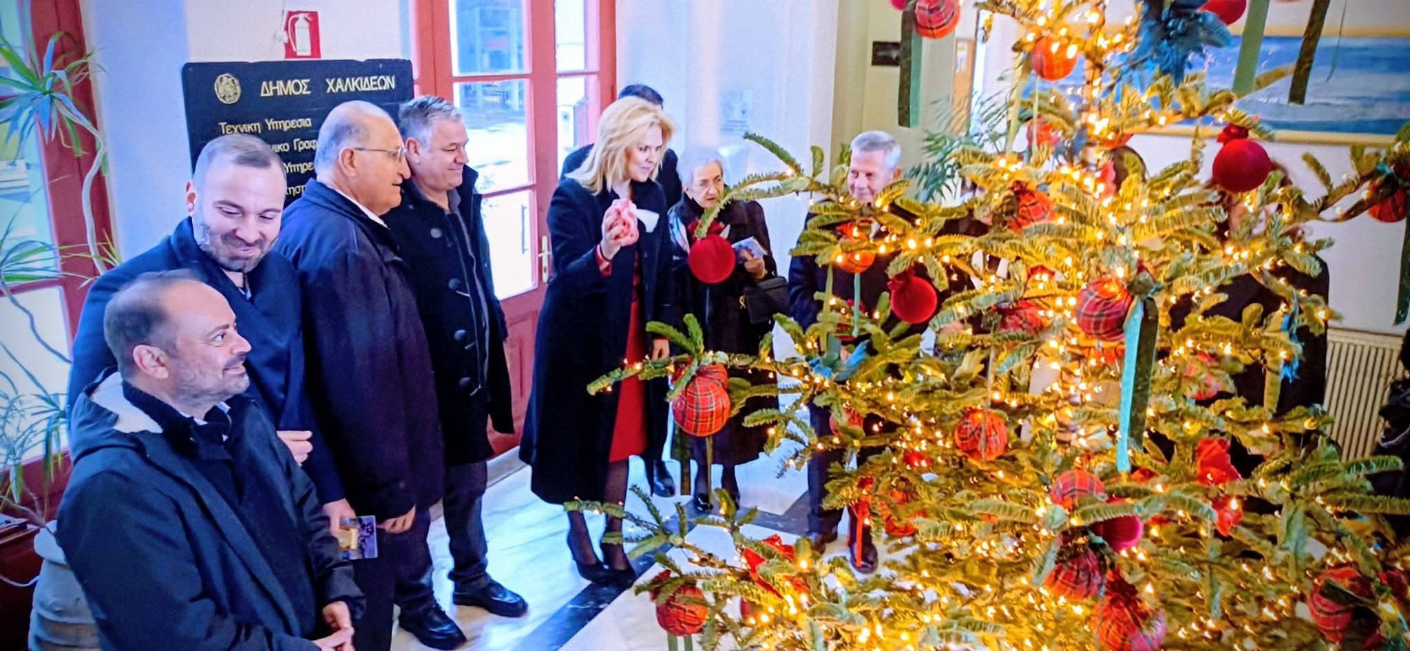 Πρωτομαγιά στη Χαλκίδα: Το έθιμο με το σπάσιμο του ροδιού και ο τυχερός της Χρονιάς!