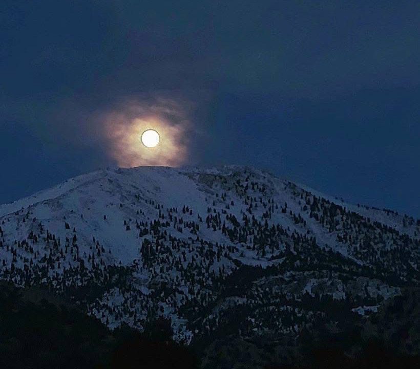 Η Πανσέληνος του Λύκου στην Εύβοια! Μαγικές εικόνες