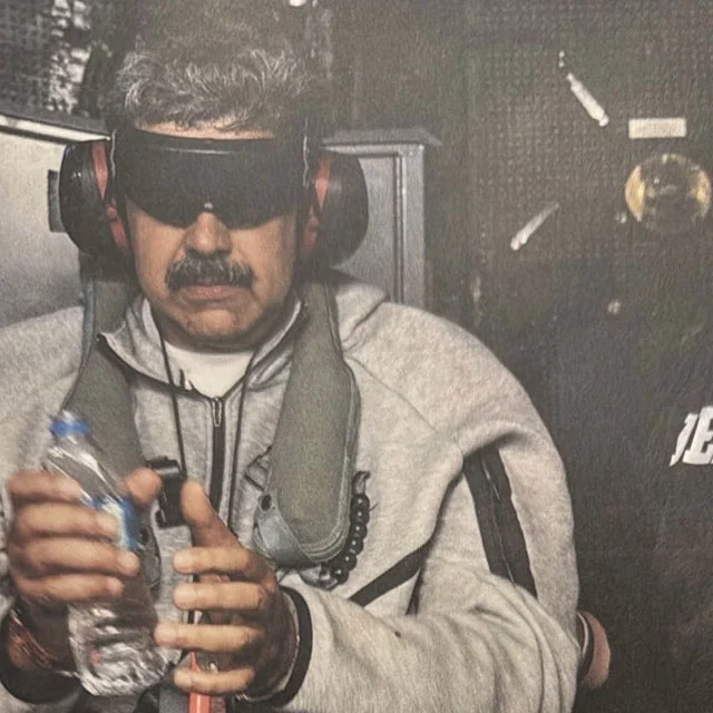 Φωτογραφία του Νικολάς Μαδούρο μετά τη σύλληψή του έδωσε στη δημοσιότητα o Τραμπ, μεταφέρεται στο Γκουαντάναμο