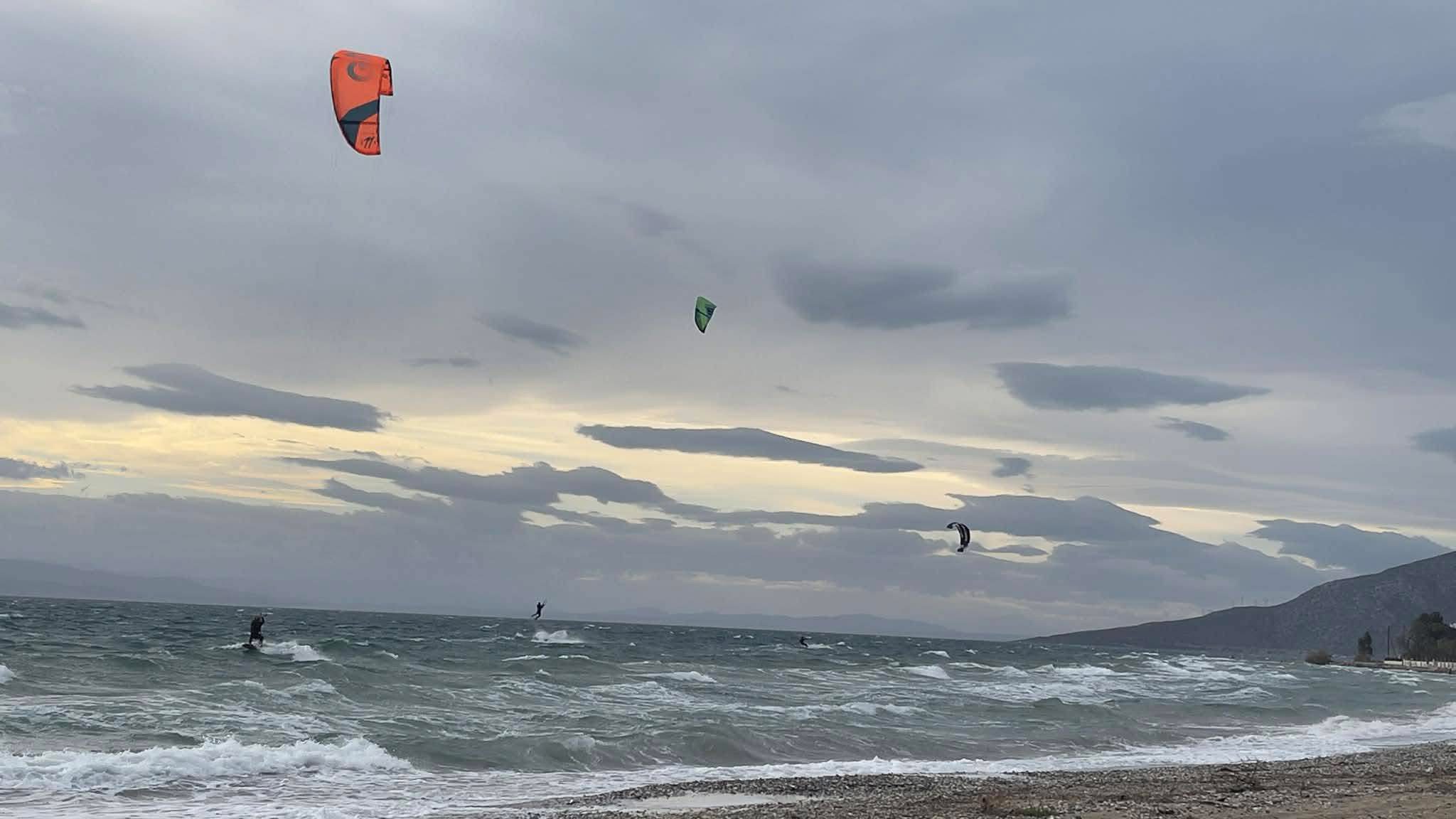 Καιρός: Τοπικές βροχές και ισχυροί νοτιάδες σήμερα στην Εύβοια