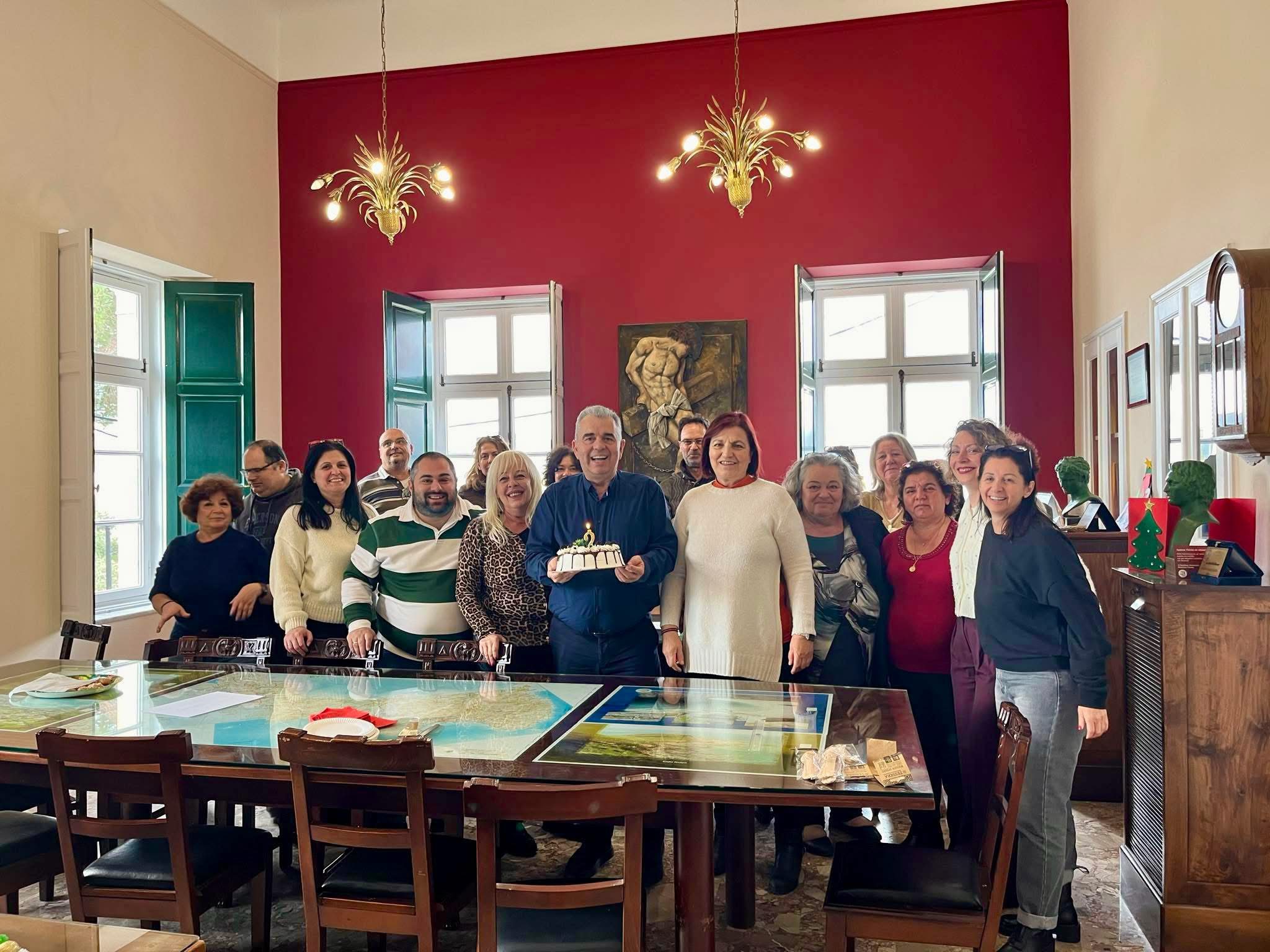 Εύβοια: Σε ποιον δήμαρχο τραγούδησαν το happy birthday