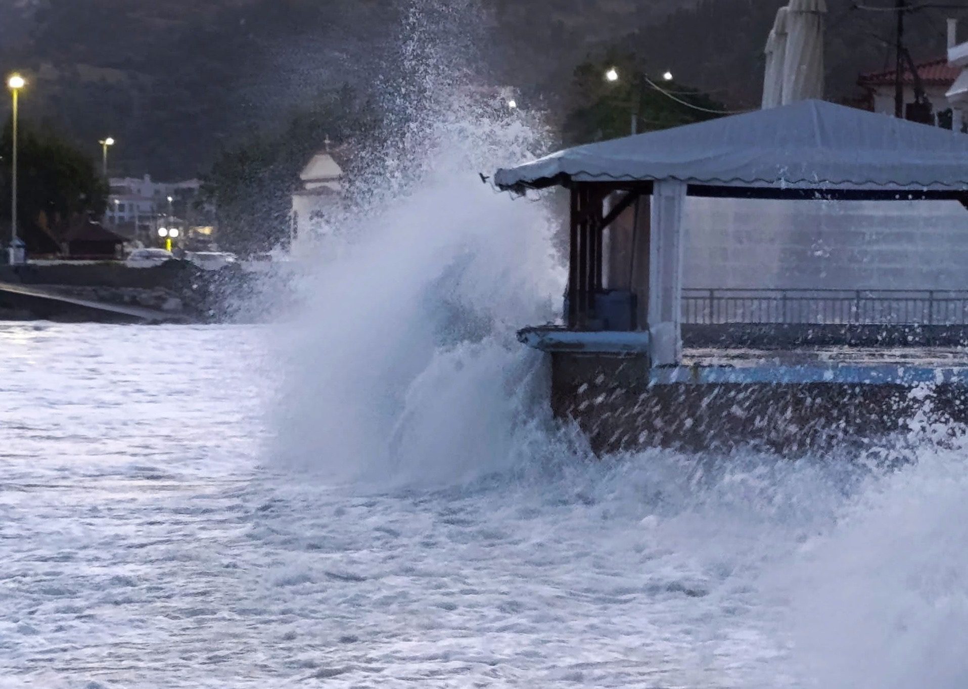 Καιρός: Κρύο, τοπικές βροχές και πολλά μποφόρ σήμερα στην Εύβοια