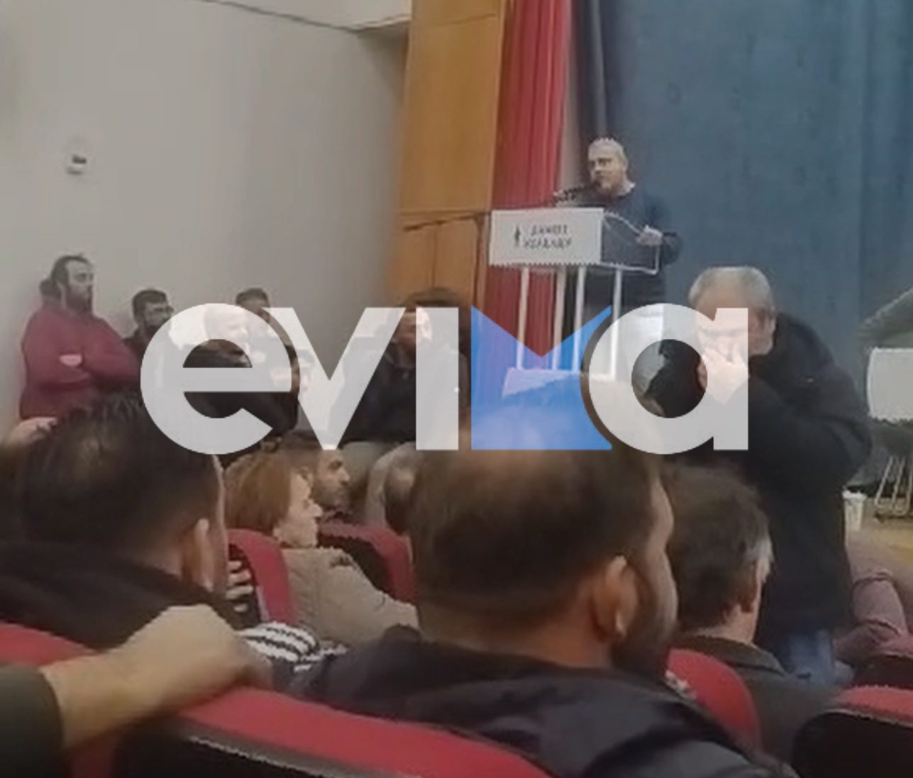 Κυβέρνηση: Μικρή μειοψηφία αγροτών τινάζει στον αέρα τον διάλογο, μόνες αρμόδιες οι Αρχές σε περίπτωση κλιμάκωσης