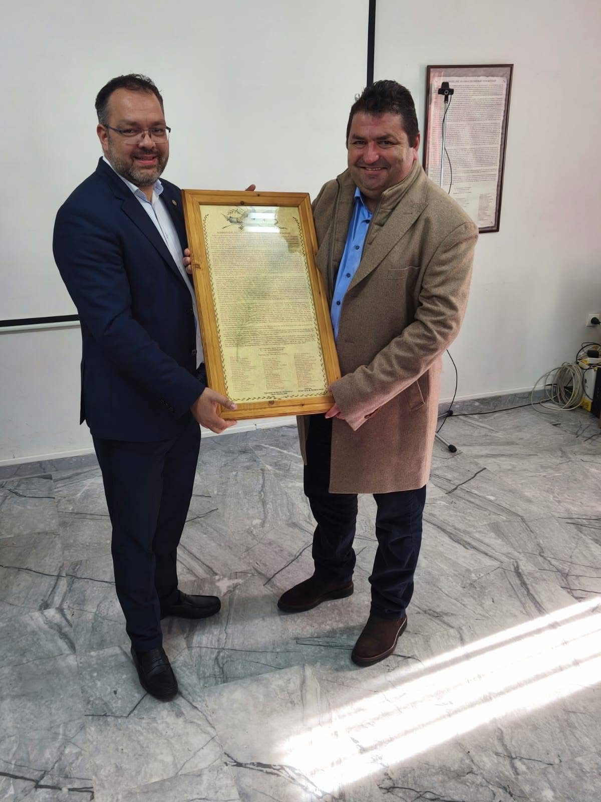 Στην Επίδαυρο ο Τσαπουρνιώτης – Τι κάνει εκεί ο δήμαρχος της Εύβοιας