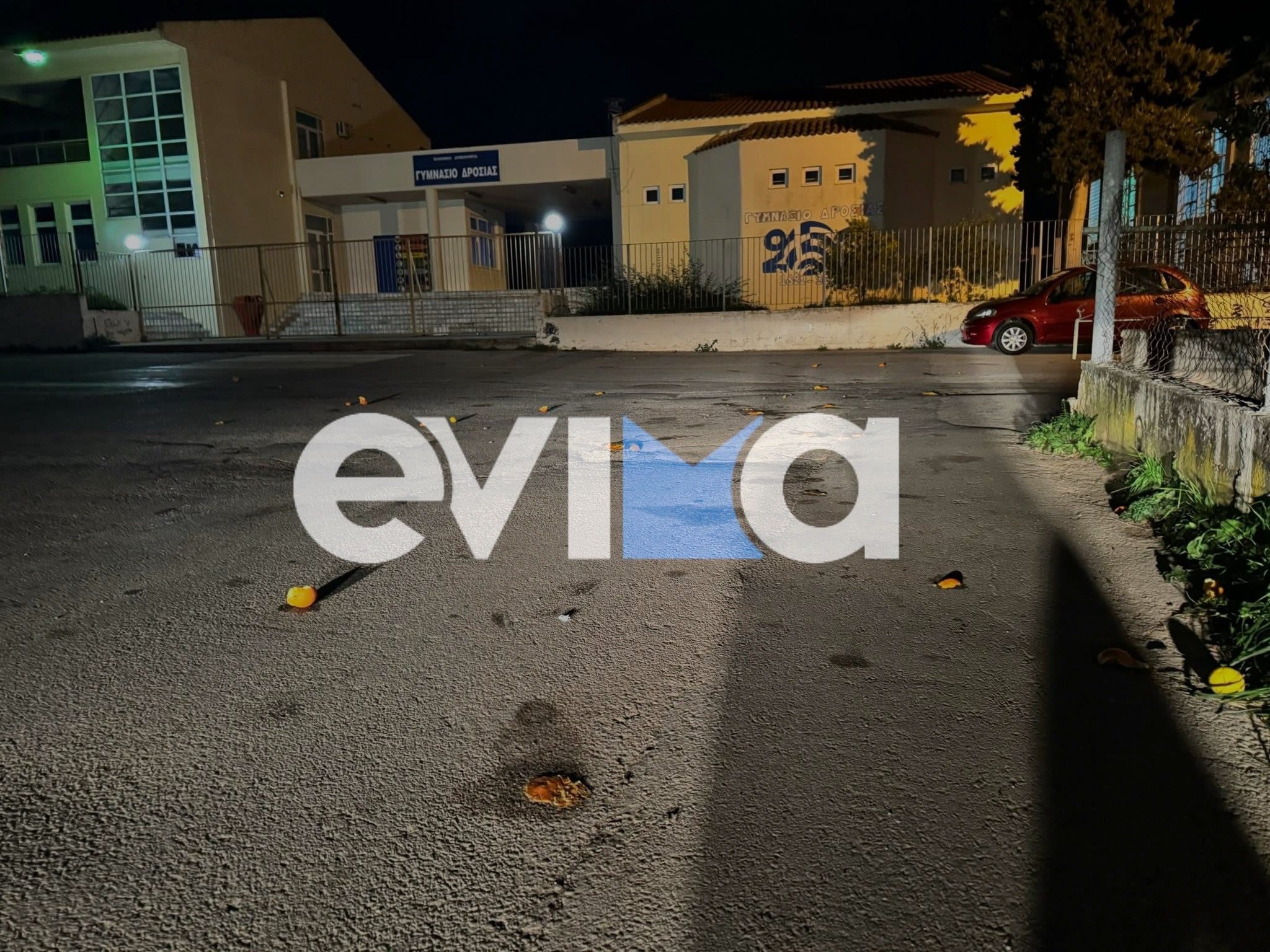 Μεγάλη προσοχή σε κεντρικό δρόμο της Εύβοιας: Ανήλικοι επιτίθενται σε αυτοκίνητα