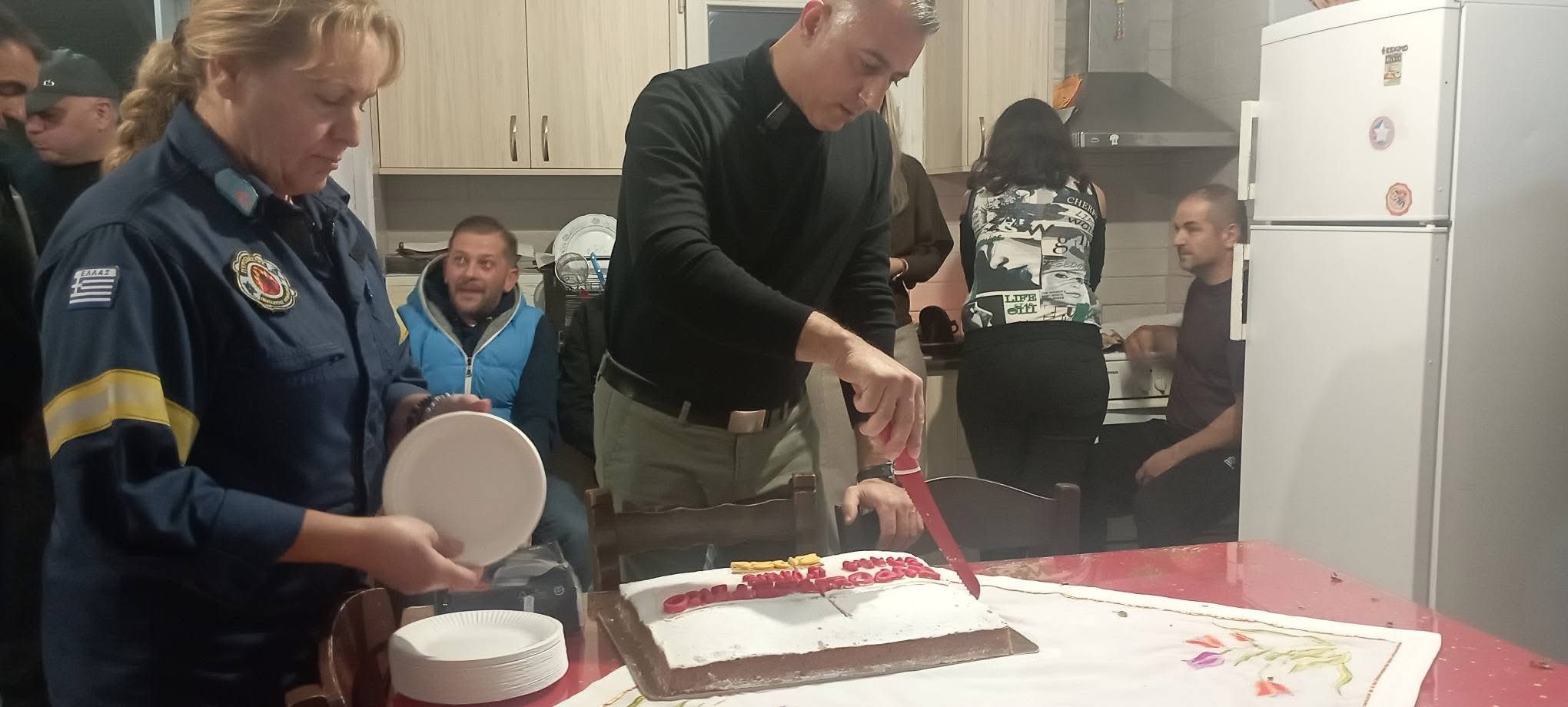 Πυροσβέστες Κύμης: Οι Ήρωες της Καθημερινότητας έκοψαν την πίτα