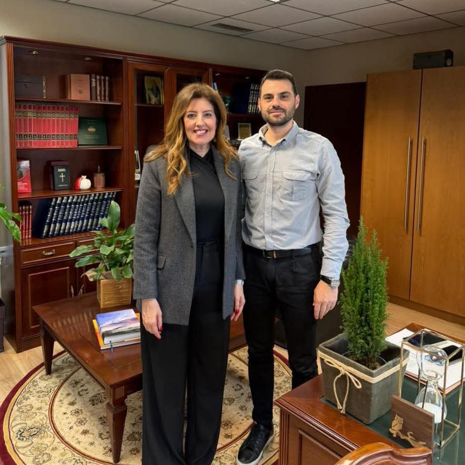 Καραμπατσώλη για Σπυρόπουλο: «Άξιος συνεχιστής του Ψαθά» – Τι συζήτησαν