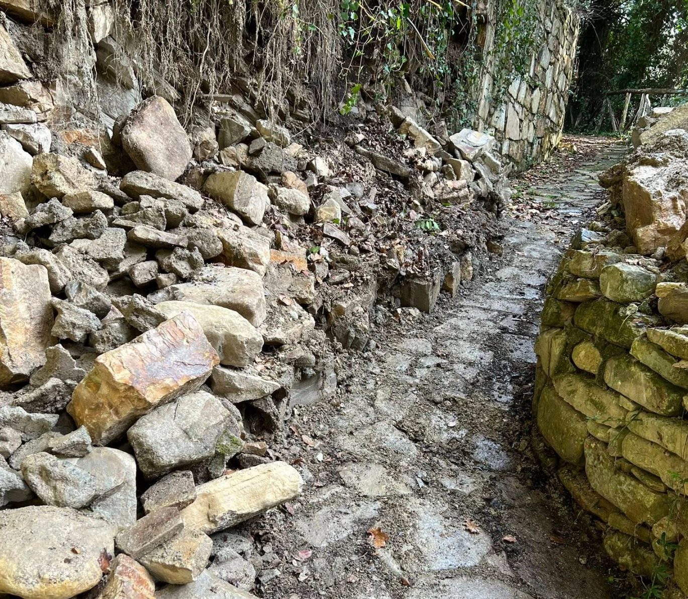 Φτιάχτηκε ο δρόμος που οδηγεί στους «κρυφούς» καταρράκτες της Εύβοιας – Βίντεο