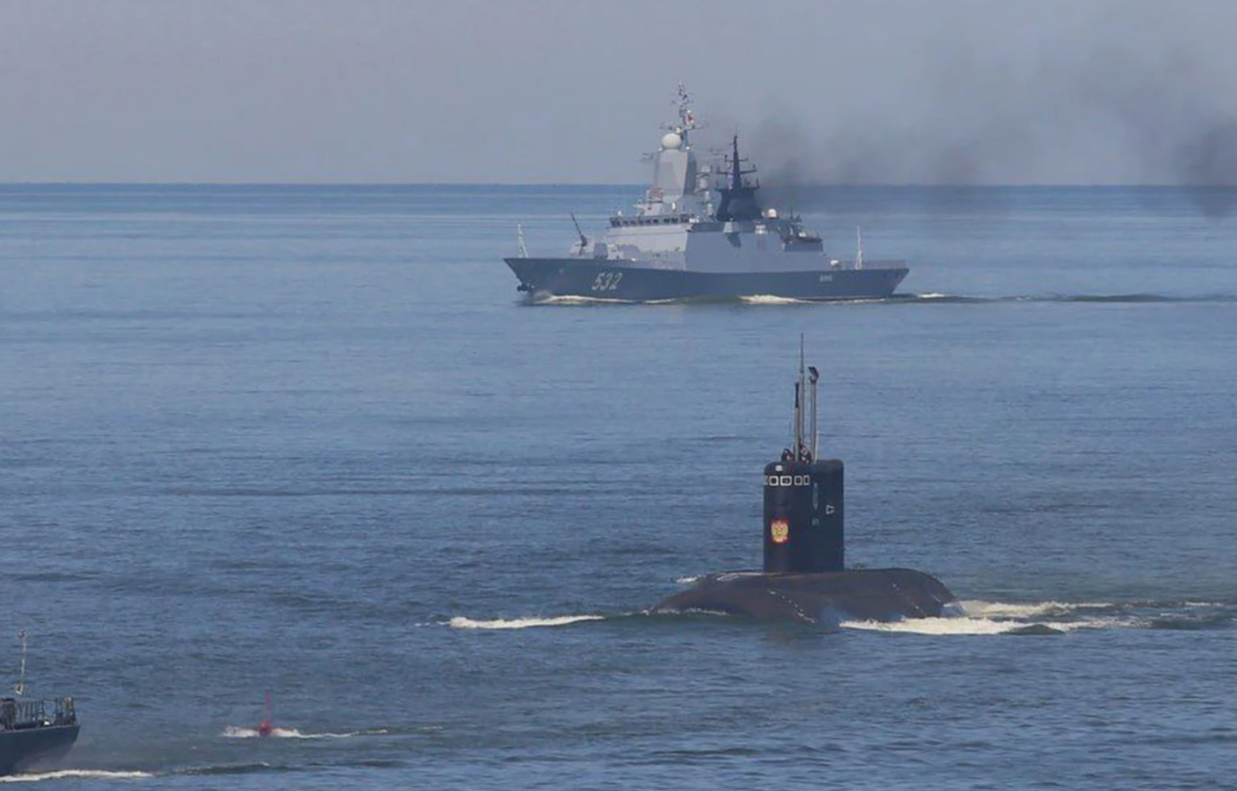 Θρίλερ: Οι ΗΠΑ κατέλαβαν στον Ατλαντικό το τάνκερ Marinera που συνόδευαν ρωσικά πολεμικά πλοία