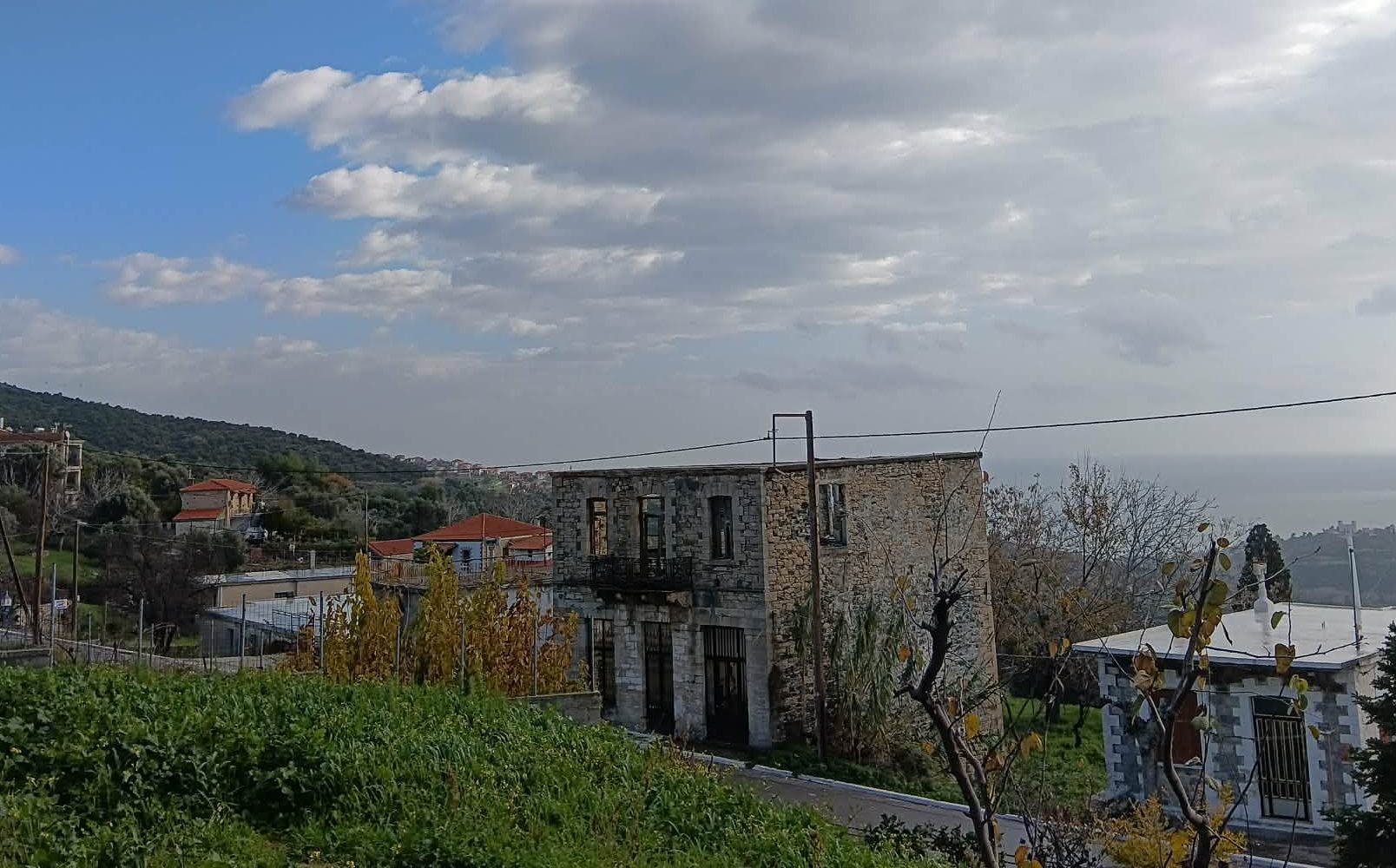 Καιρός: Λίγες νεφώσεις και πτώση της θερμοκρασίας σήμερα στην Εύβοια