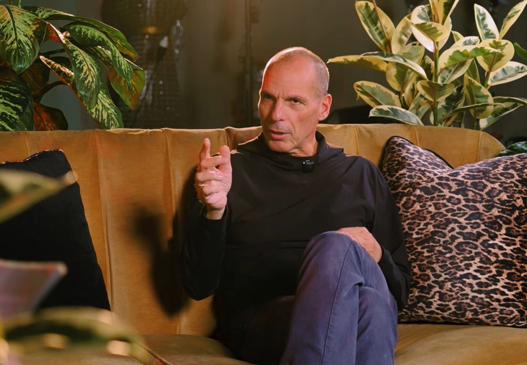 Μπλεξίματα για Βαρουφάκη: Στον εισαγγελέα το βίντεο του που λέει ότι πήρε έκσταση