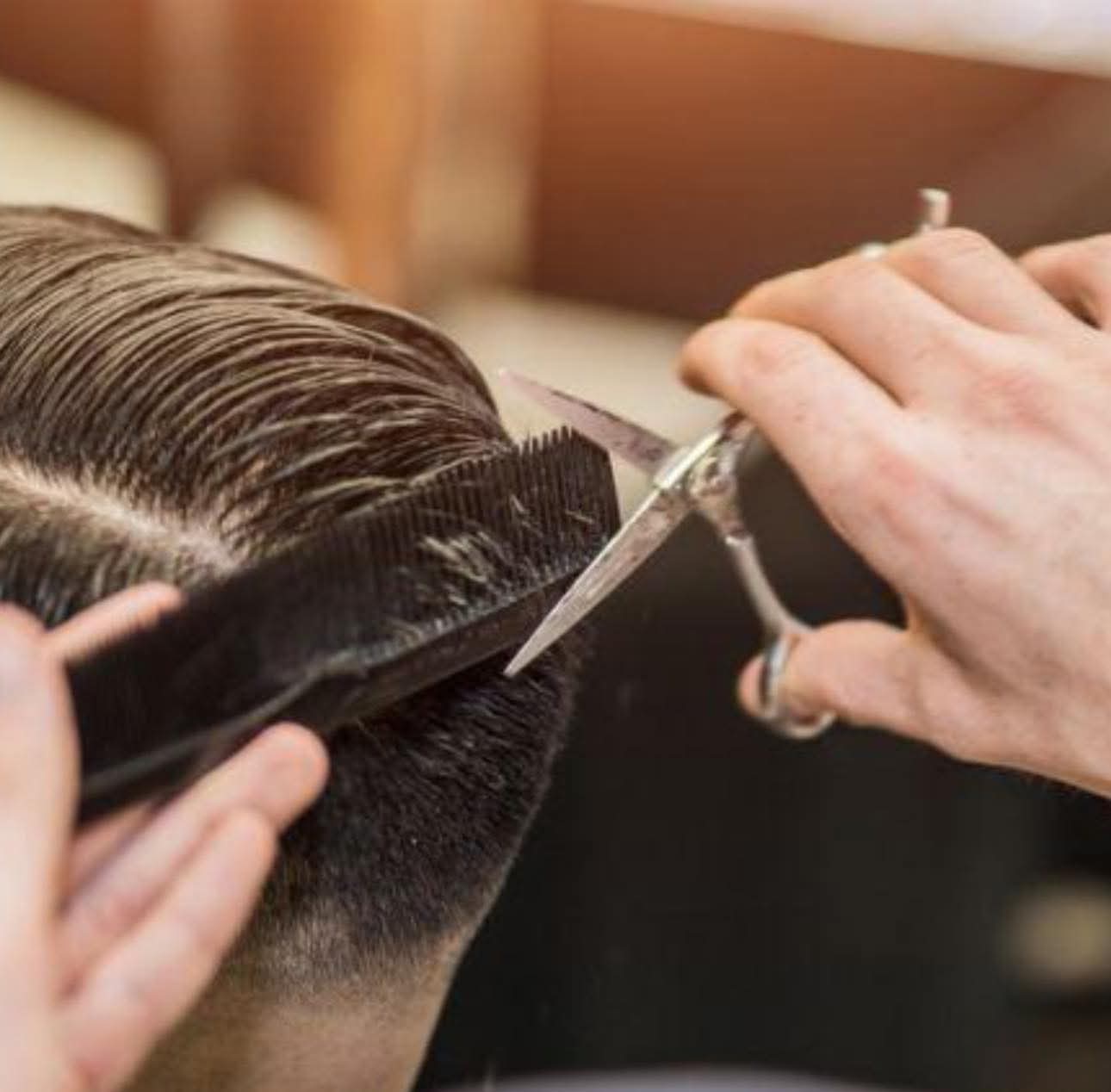 Μεσσηνία: Πλάκωσε τον κουρέα στο ξύλο επειδή δεν του άρεσε το κούρεμα