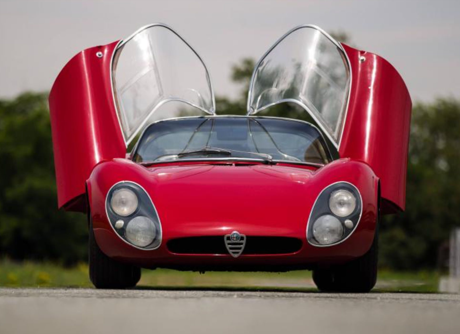 Αν βρεις αυτό το αυτοκίνητο θα λάβεις αμοιβή 100.000 ευρώ!